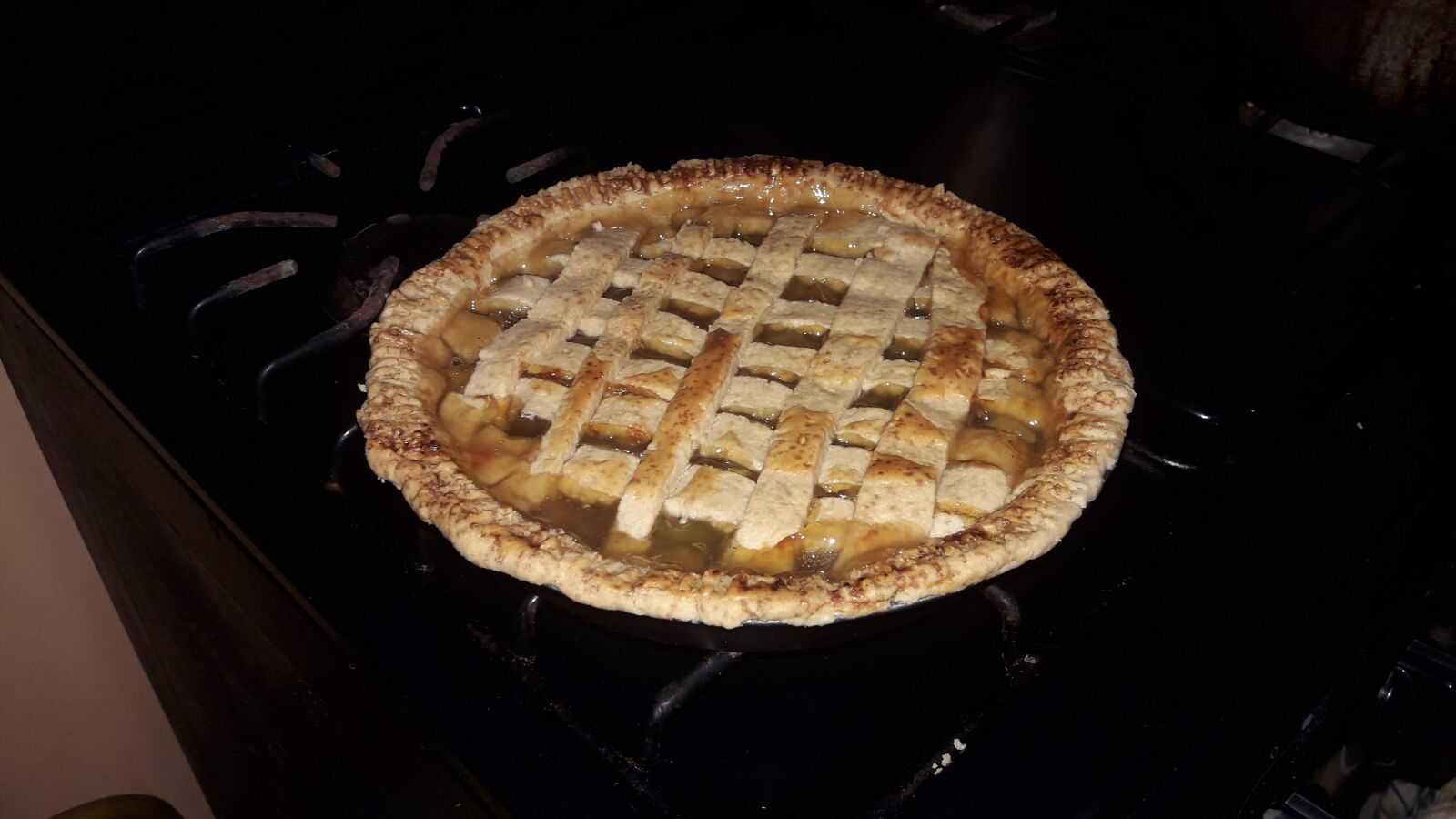 Samsung Galaxy J7 Neo sample photo. Pineapple, pie, braided photography