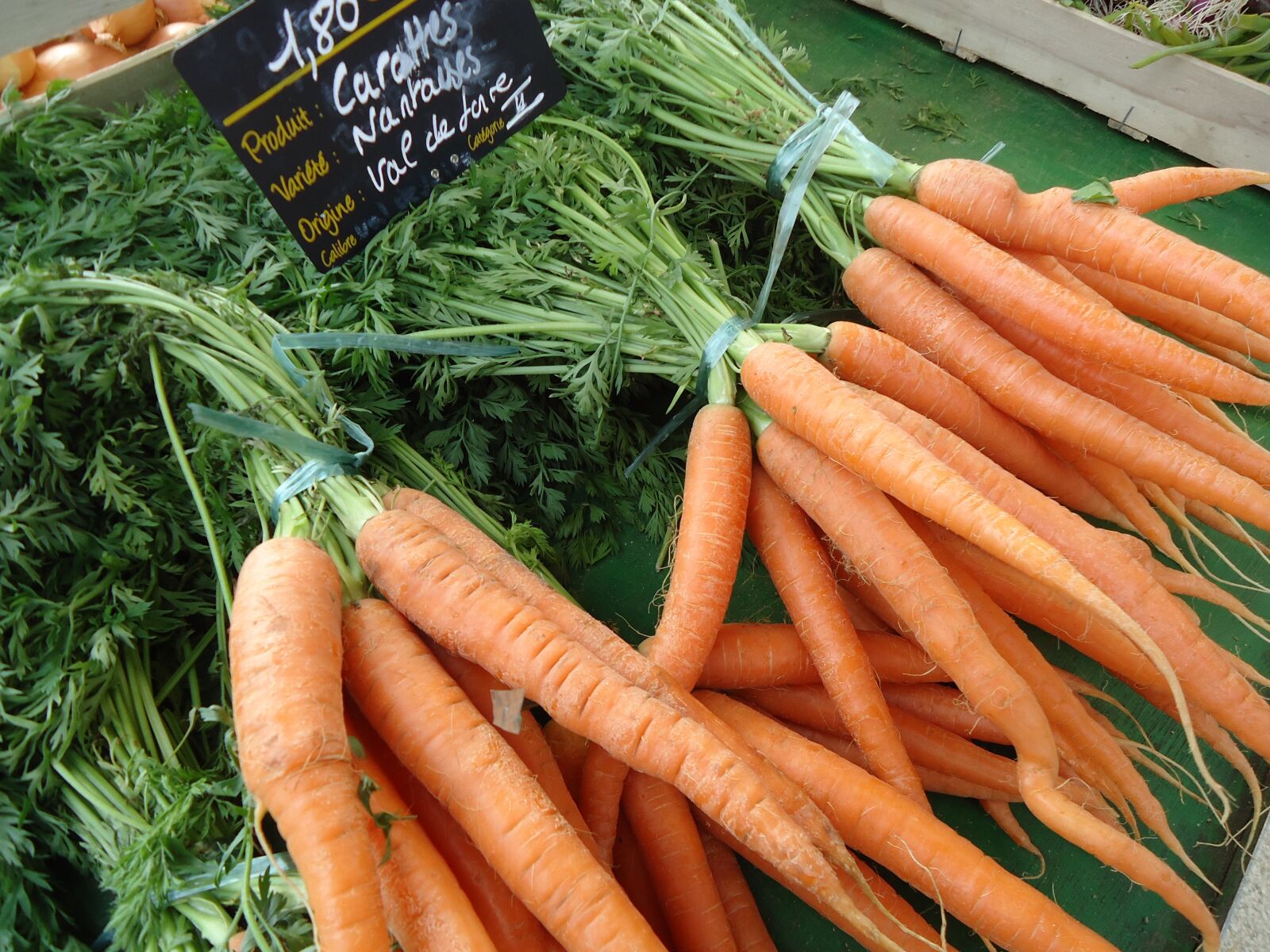 Sony DSC-W550 sample photo. Carrots, vegetables, market photography