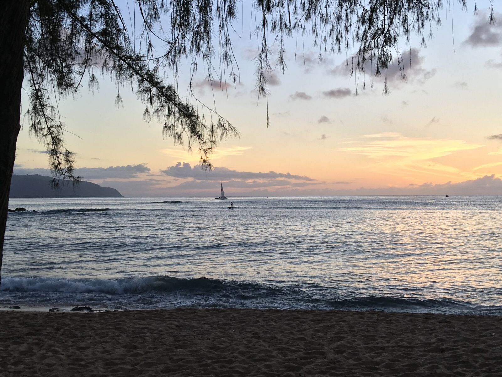 iPhone 6s Plus back camera 4.15mm f/2.2 sample photo. Sunset, hawaii sail boat photography