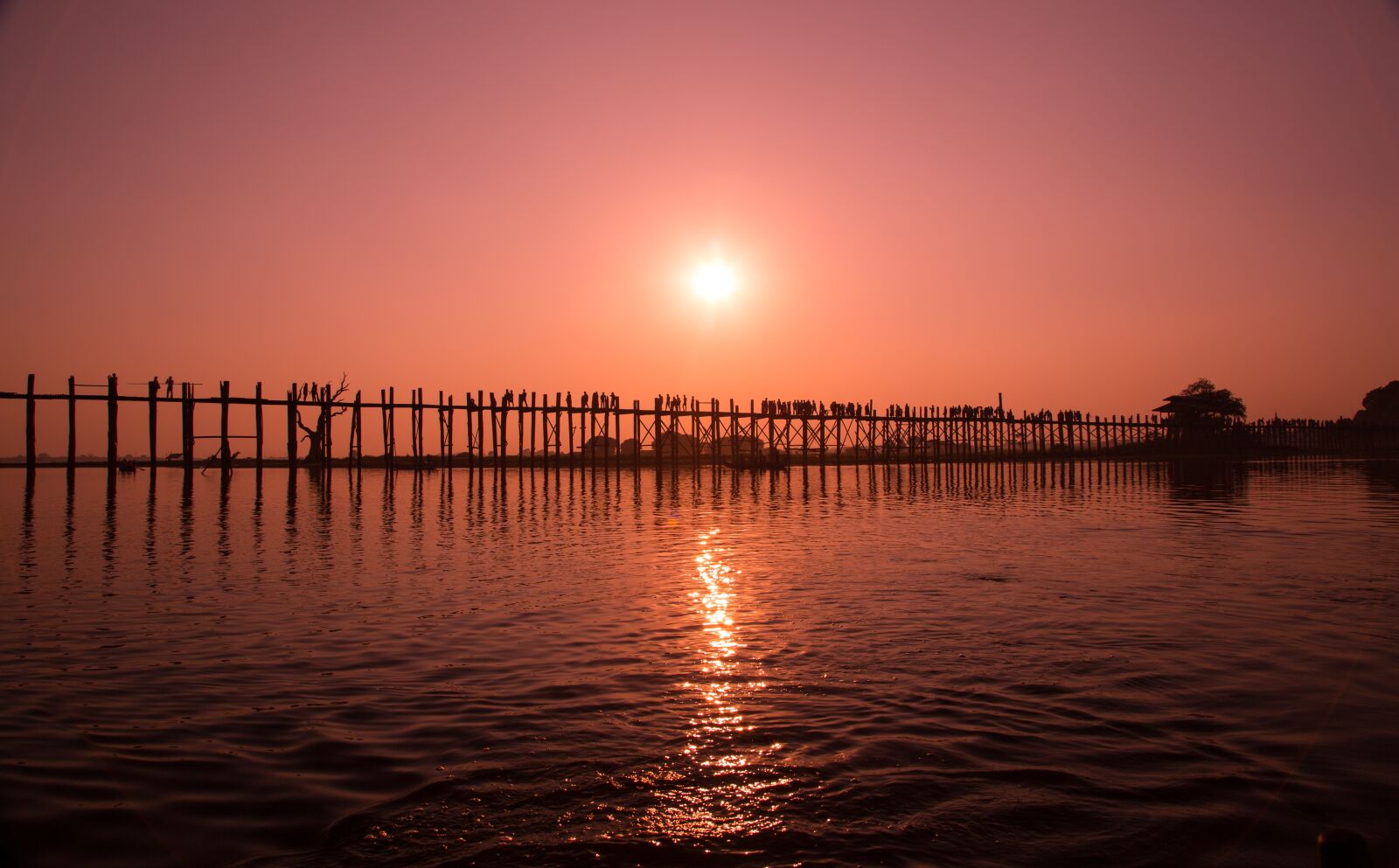 Canon EF 24-105mm F4L IS USM sample photo. Burma, mandalay, teak deck photography
