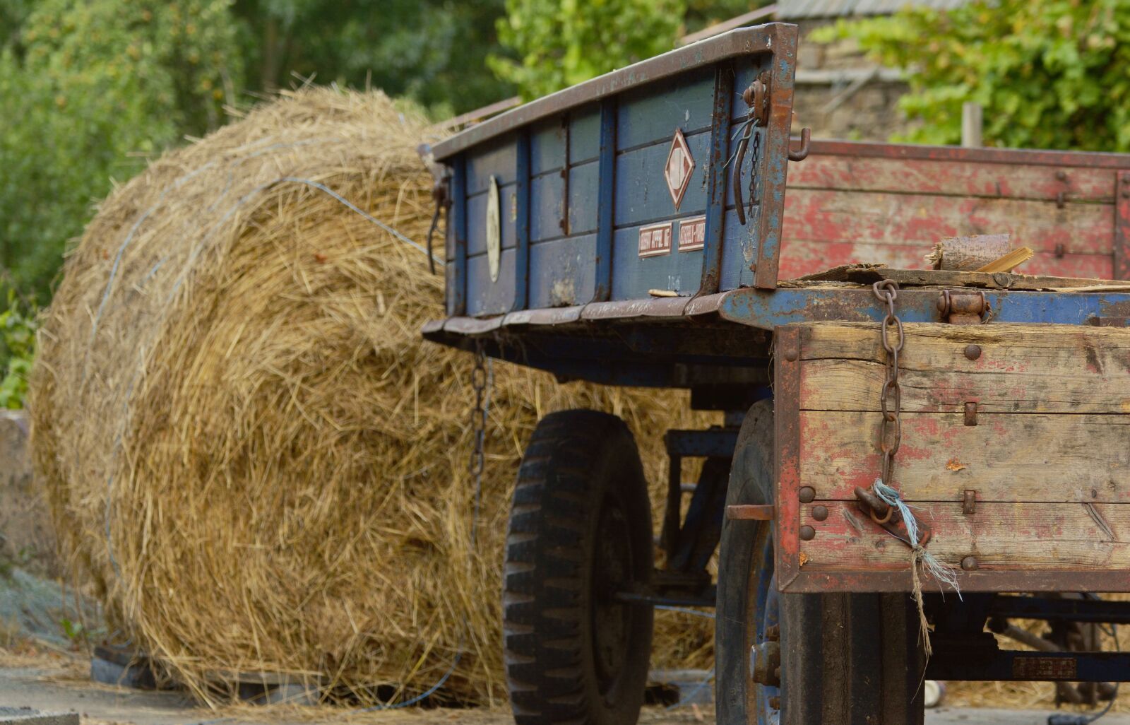 Nikon D5200 sample photo. Agriculture, trailers, commercial vehicle photography