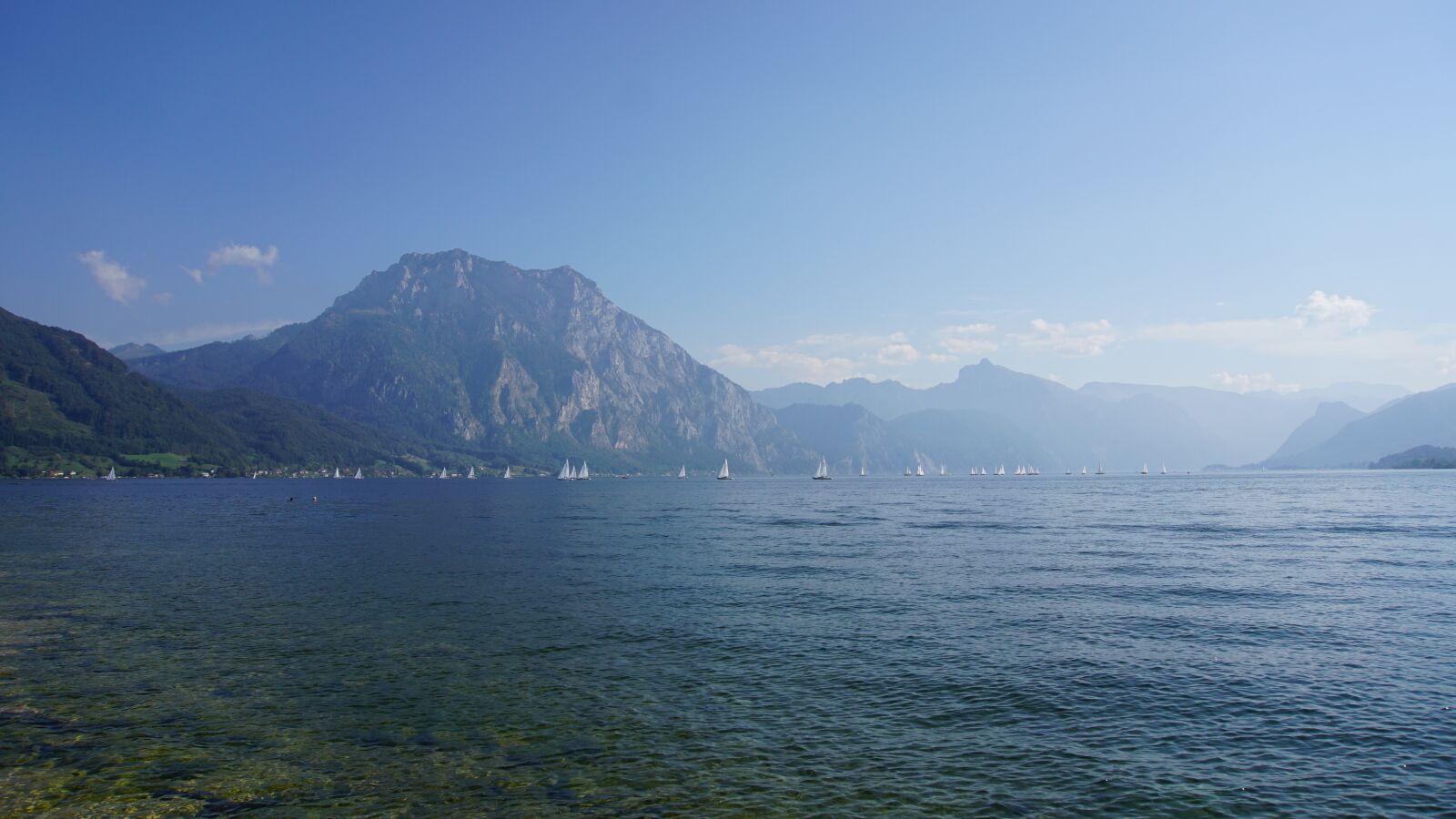 Sony a5100 sample photo. Traunsee, austria, water photography