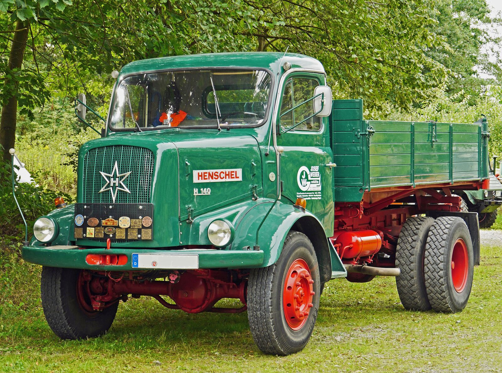 Panasonic Lumix DMC-GH3 sample photo. Henschel, truck, tipper photography