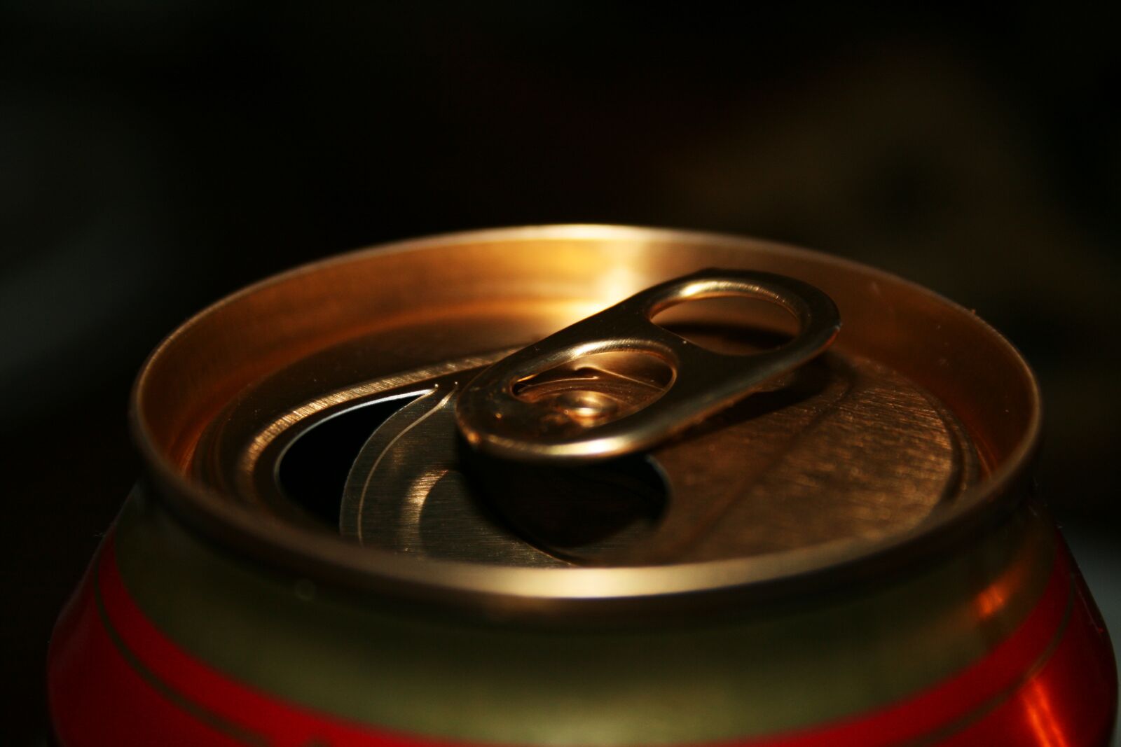 Canon EOS 400D (EOS Digital Rebel XTi / EOS Kiss Digital X) sample photo. Box, beer, cans beer photography