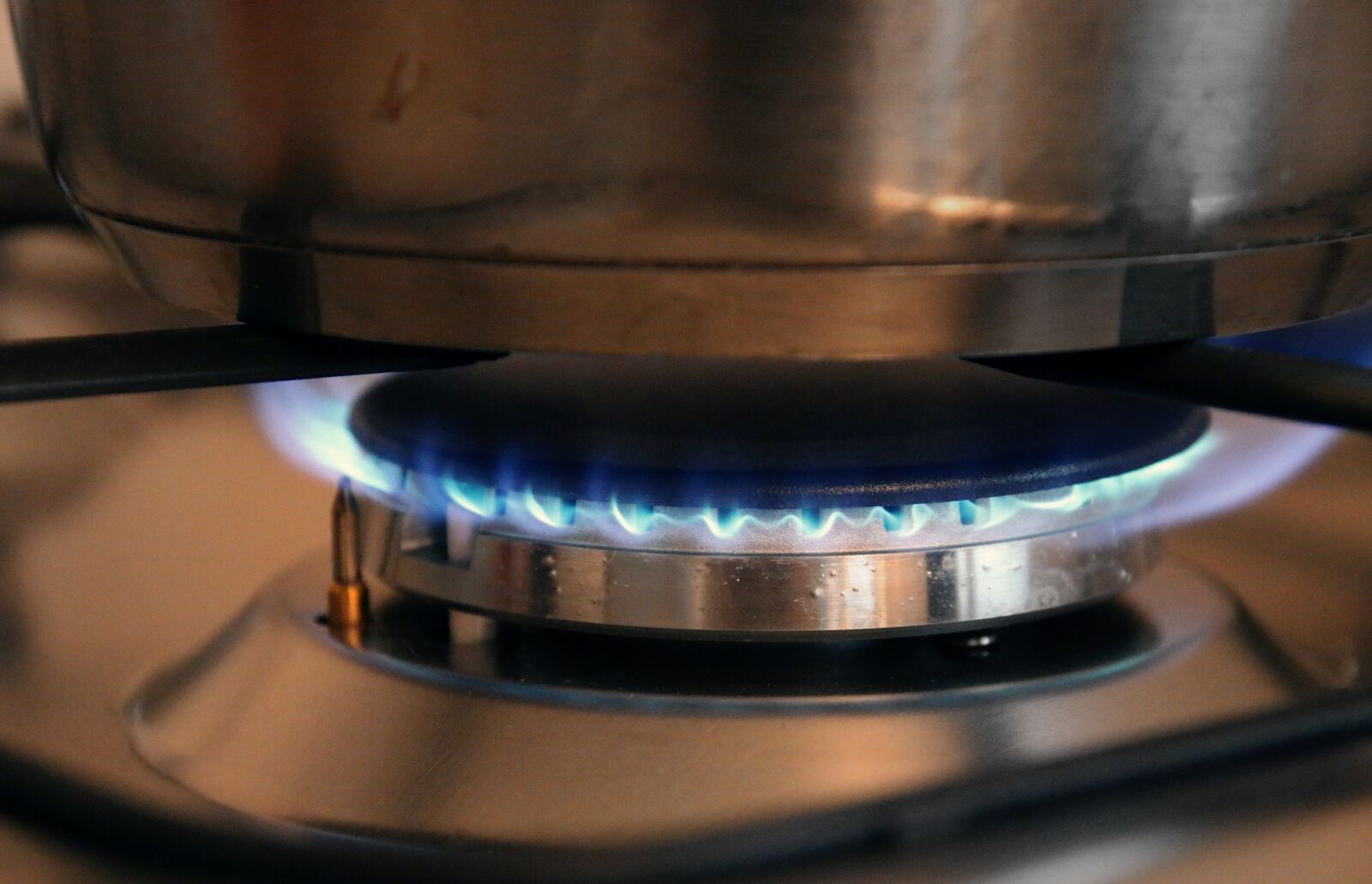 Canon EOS 70D sample photo. Gas flame, gas stove photography