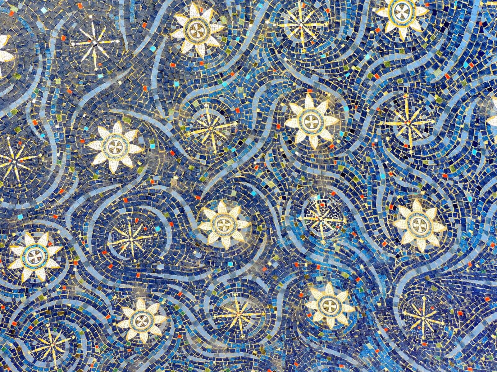 Nikon Coolpix P520 sample photo. Arabesque, blue, handmade, mosaic photography