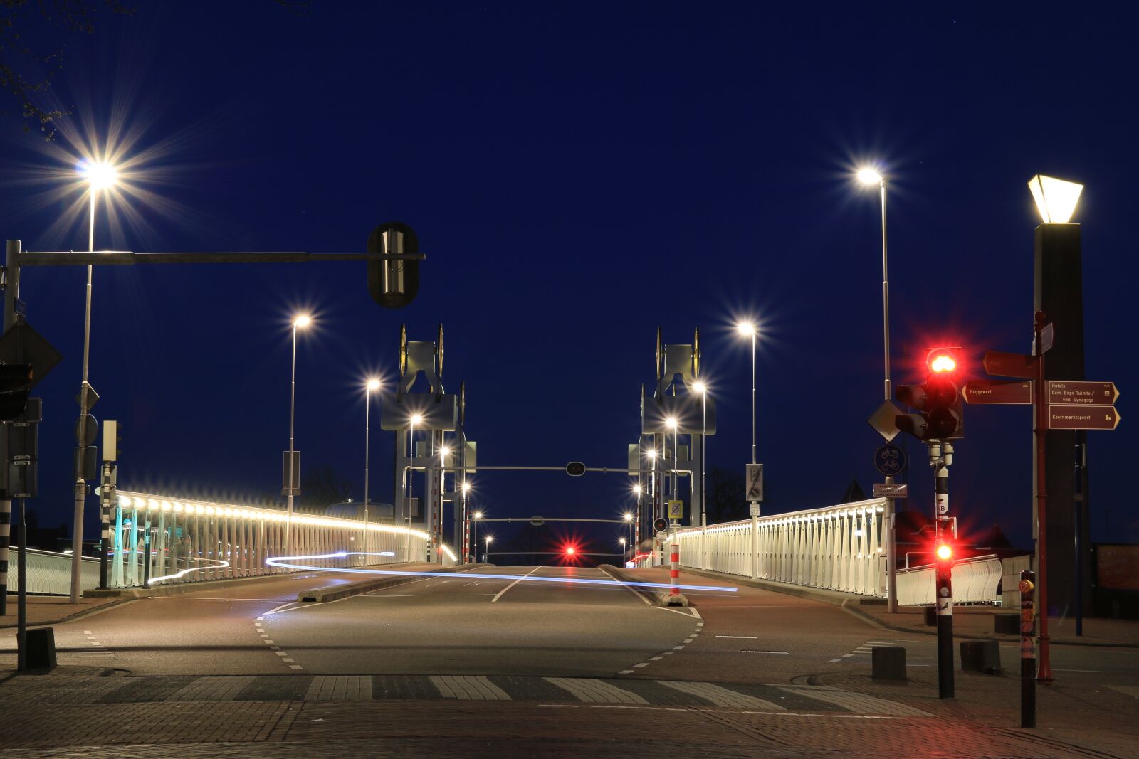 Canon EOS 70D sample photo. Bridge, road, asphalt photography