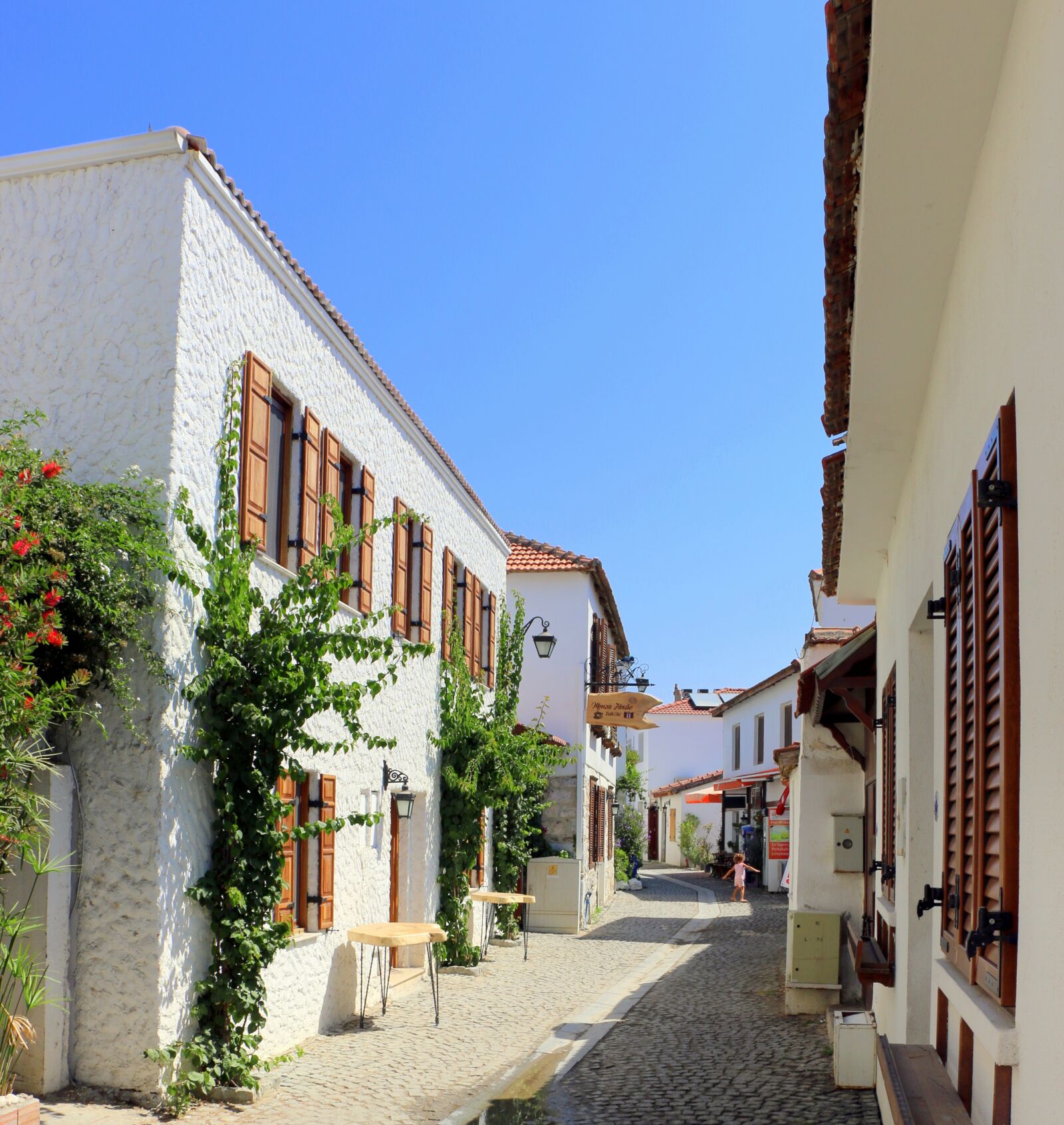 Canon EOS 70D sample photo. Architecture, home, street photography