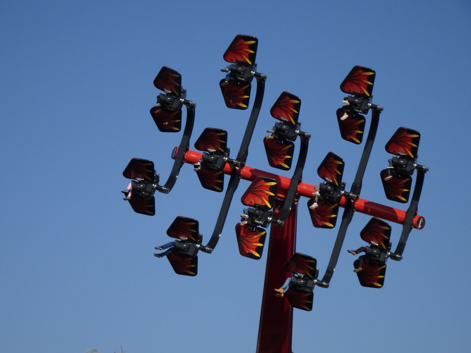 Sony Cyber-shot DSC-WX500 sample photo. Theme park, ride, flying photography
