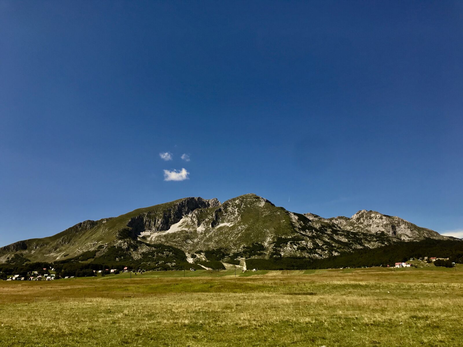 iPhone 7 back camera 3.99mm f/1.8 sample photo. Mountains, field, meadow photography