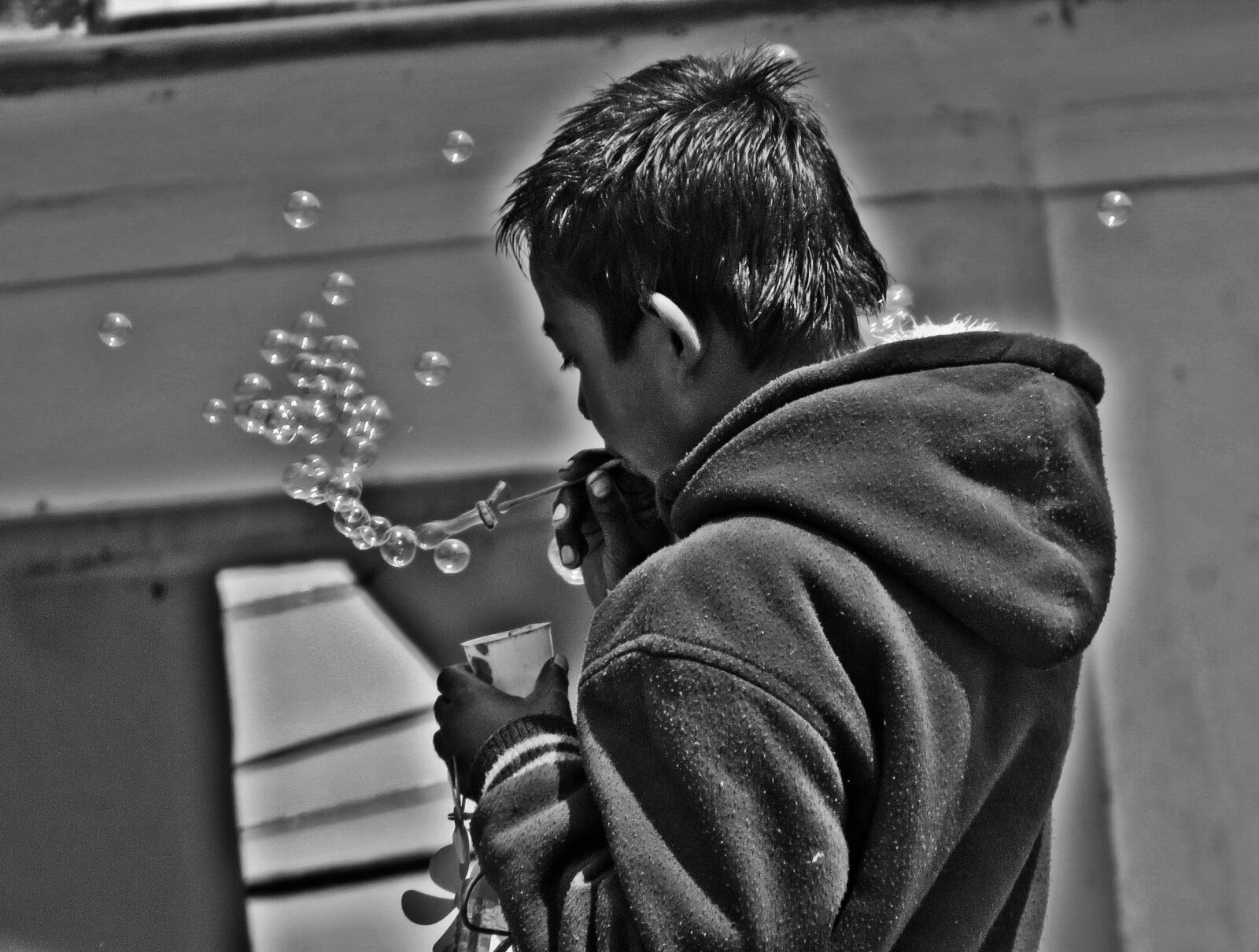 Canon PowerShot SX50 HS sample photo. Black, and, white, bubbles photography