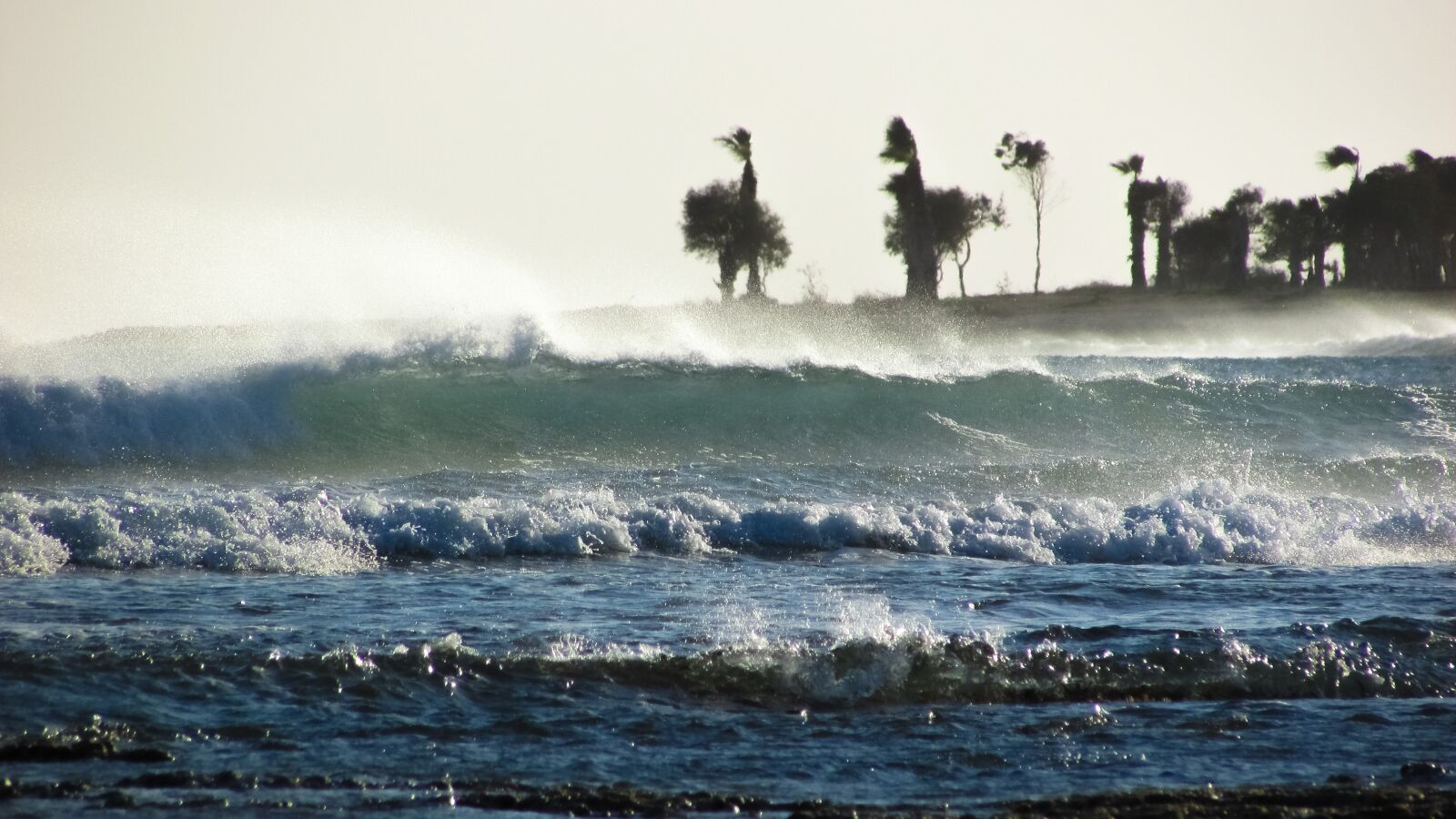Canon PowerShot SX400 IS sample photo. Storm, waves, wind photography