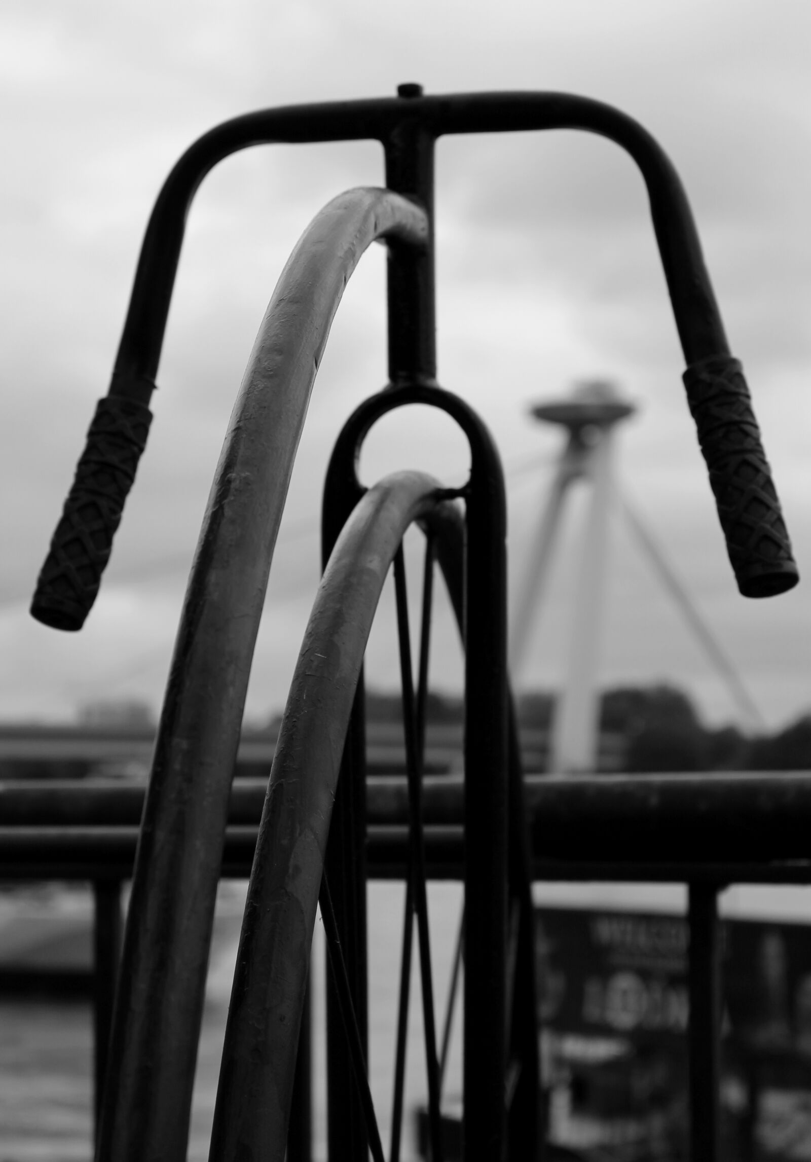 Canon EOS 100D (EOS Rebel SL1 / EOS Kiss X7) sample photo. Bike, bridge photography