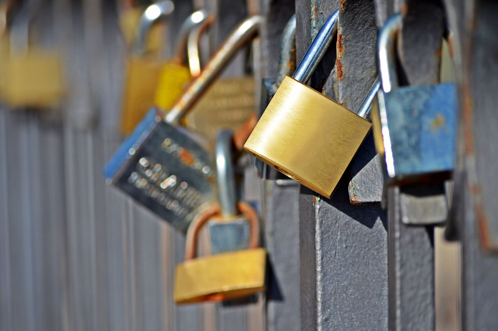 Nikon D3200 sample photo. Padlocks, locks bars, balusters photography