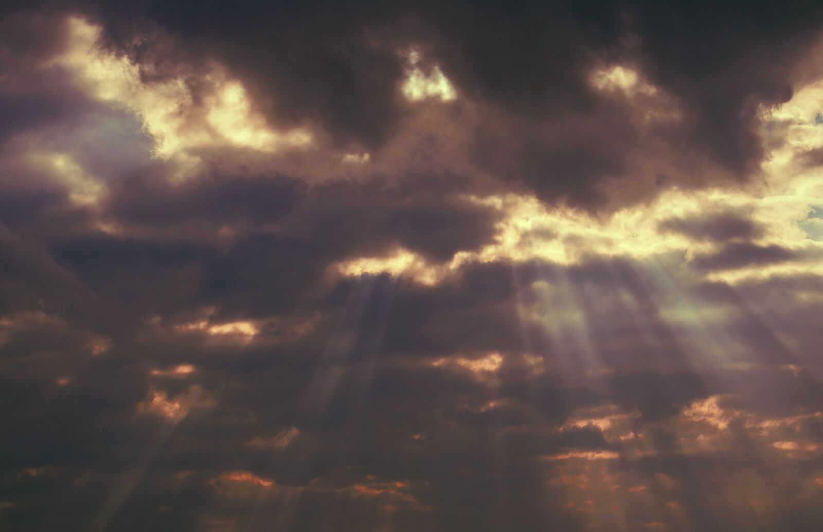 Canon EF-S 55-250mm F4-5.6 IS STM sample photo. Sky, clouds, mood photography