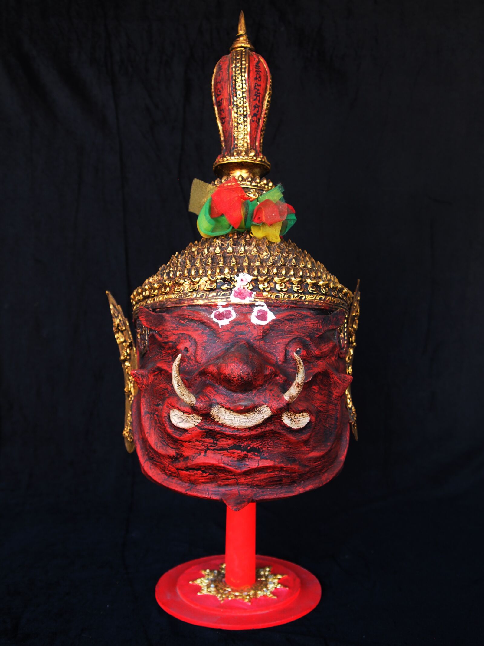 Olympus PEN E-PL1 sample photo. Giant, mask, thai photography
