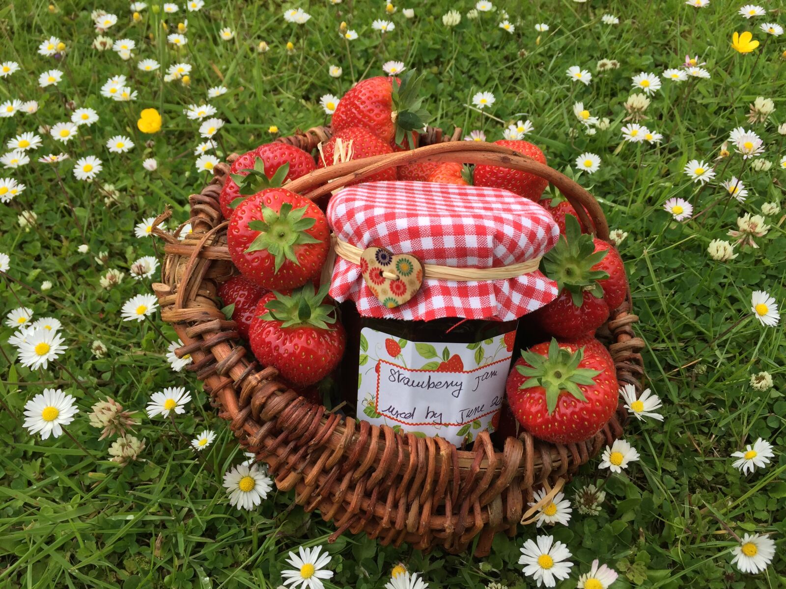 Apple iPhone 6 sample photo. Strawberry jam, basketwork, strawberry photography