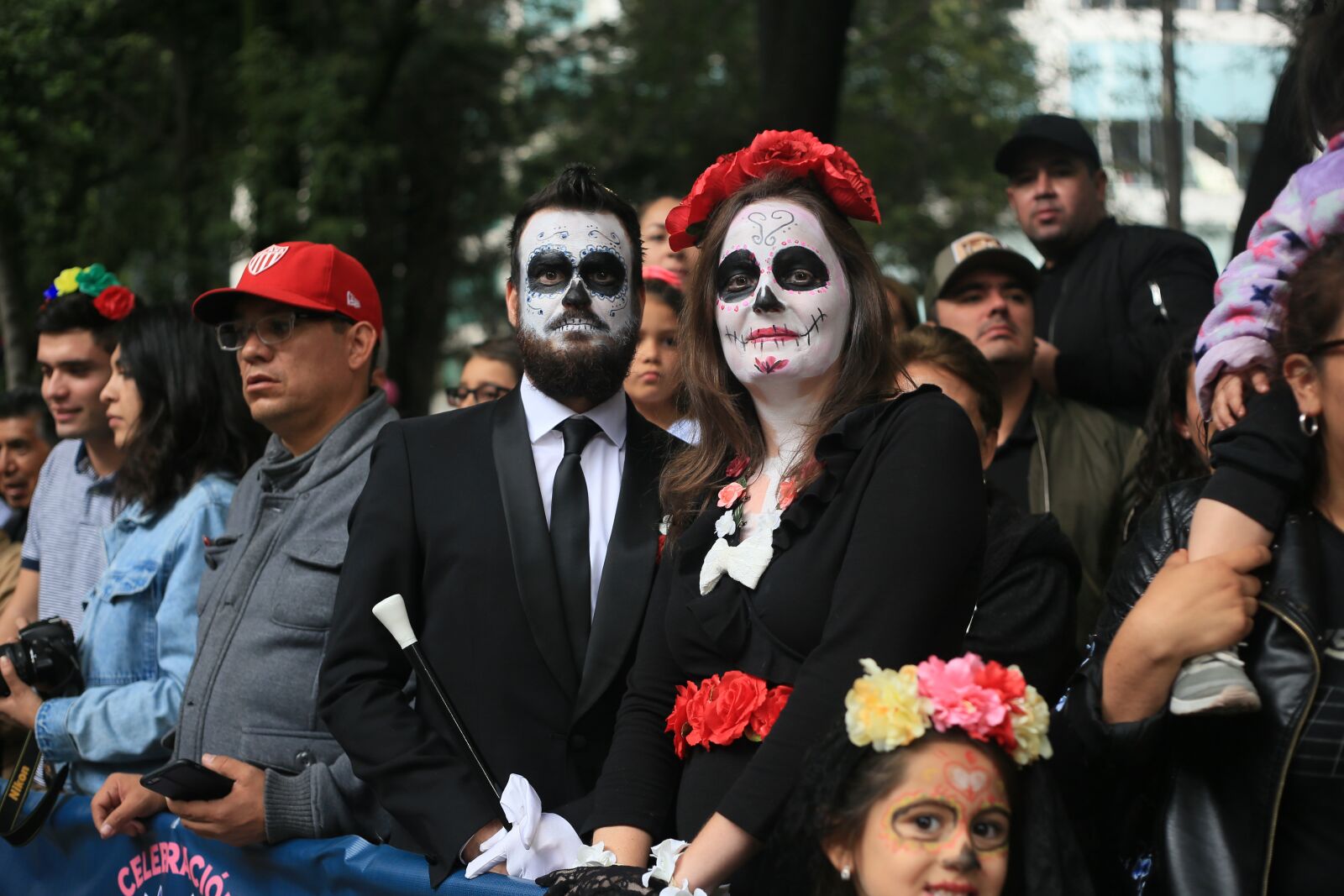 Canon EOS 6D + Canon EF 50mm f/1.8 sample photo. Skull, flowers, mexico city photography