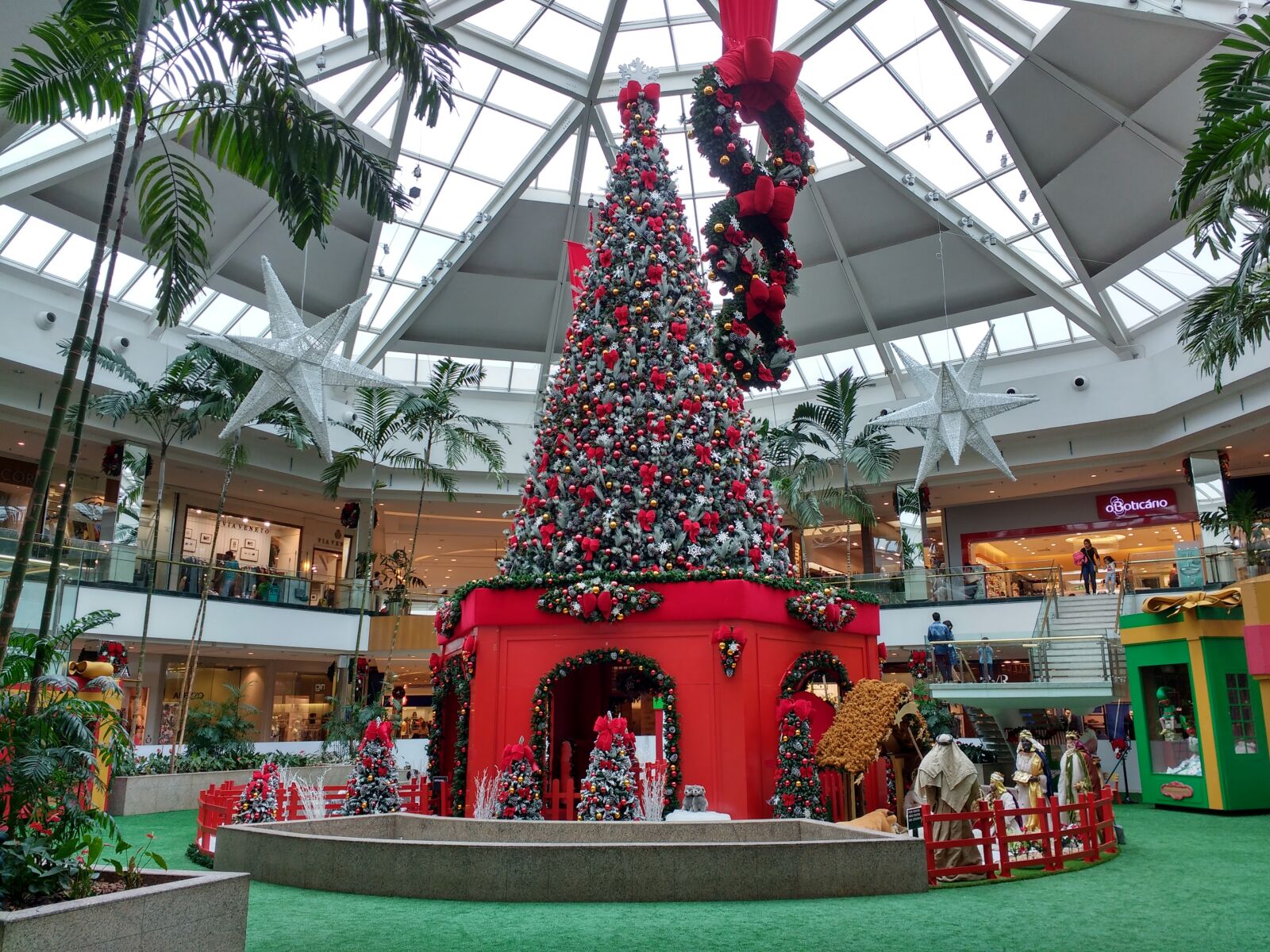 Motorola Moto G Turbo Edition sample photo. Christmas tree, shopping center photography