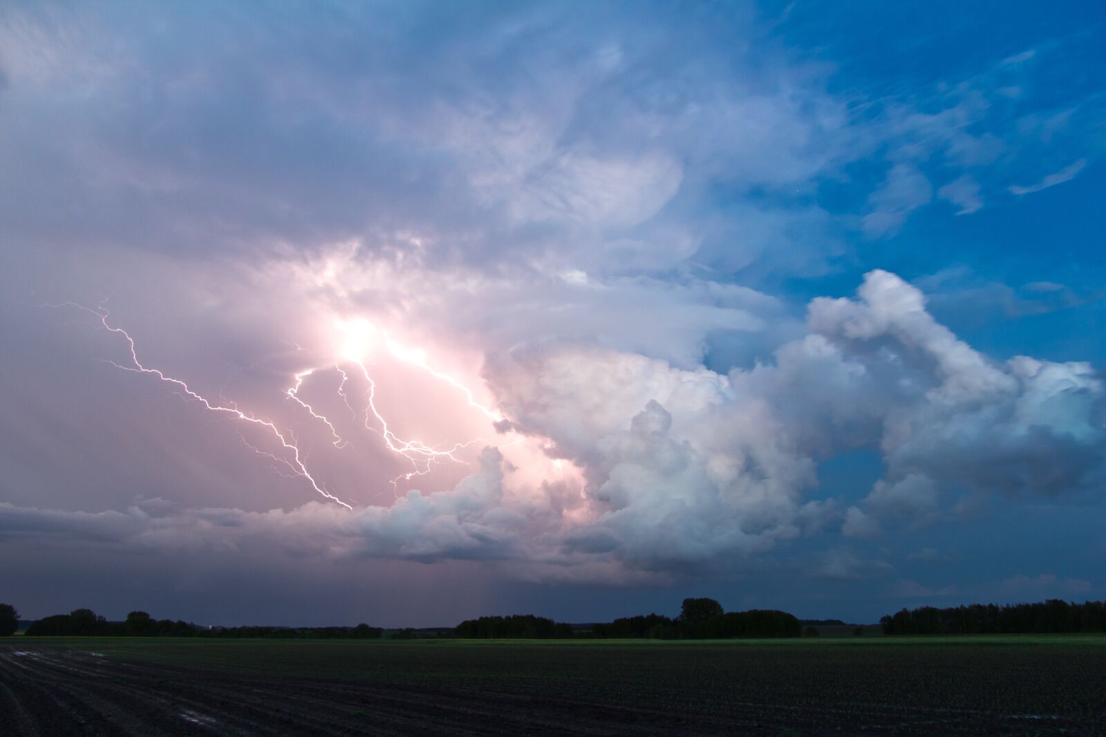 Canon EF-S 17-85mm F4-5.6 IS USM sample photo. Thunderstorm, storm, flash photography