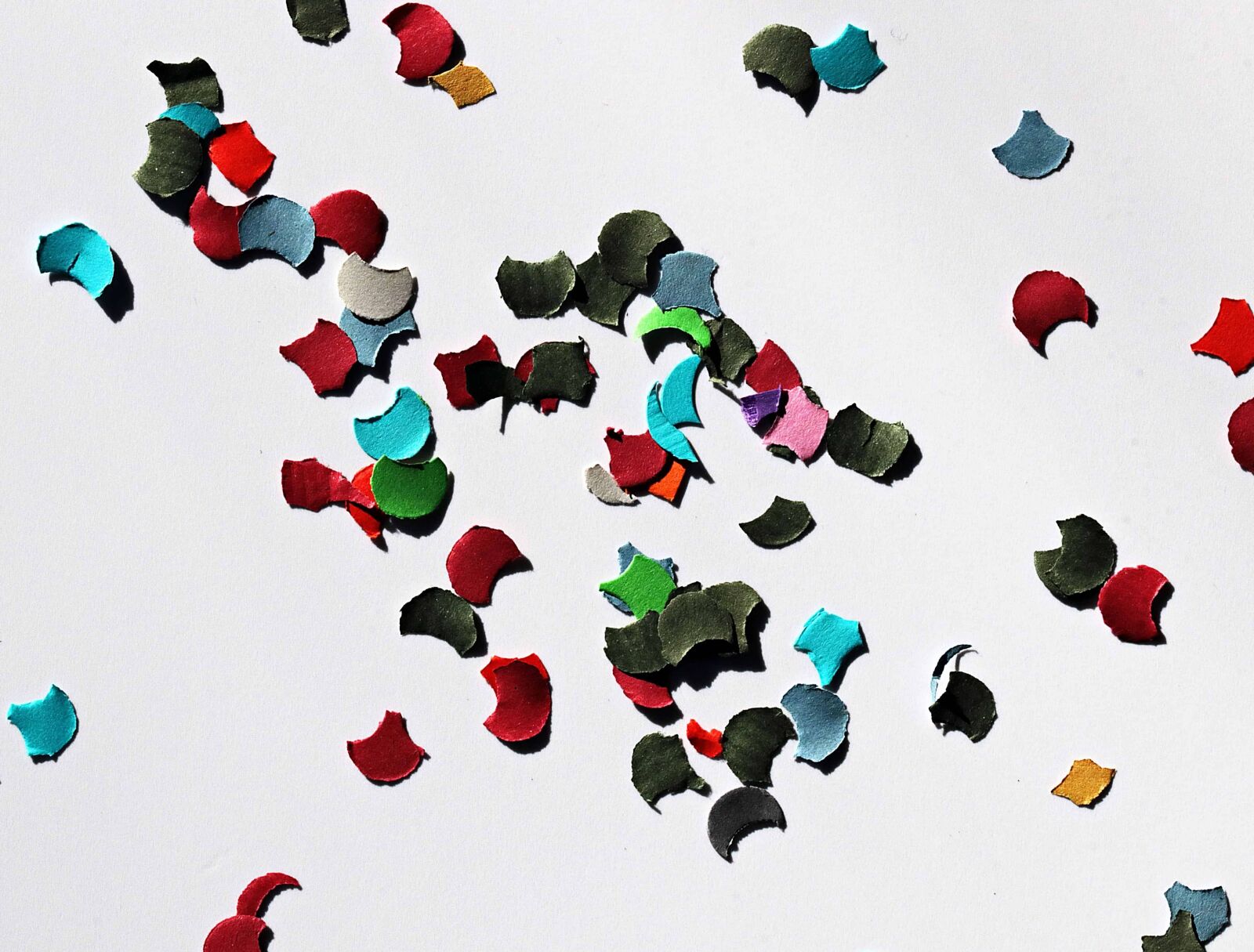 Canon EOS 80D sample photo. Confetti, colorful, color, paper photography