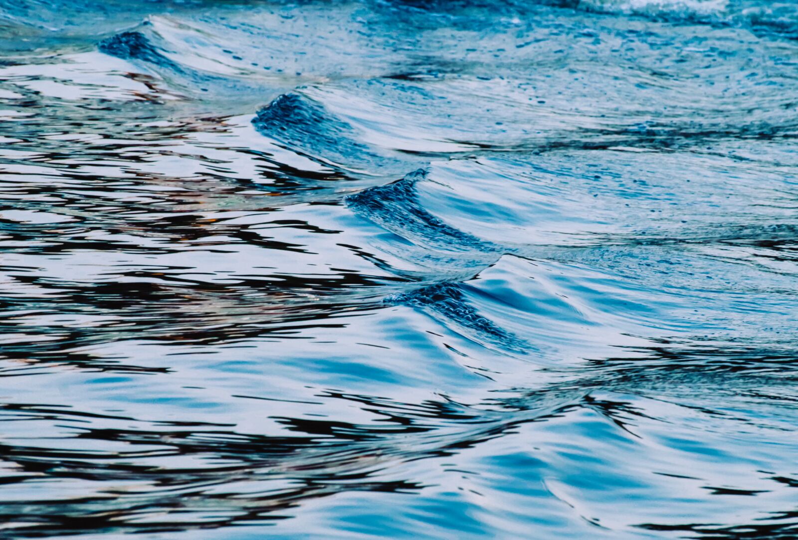 Pentax K-30 sample photo. Water, wave, blue photography
