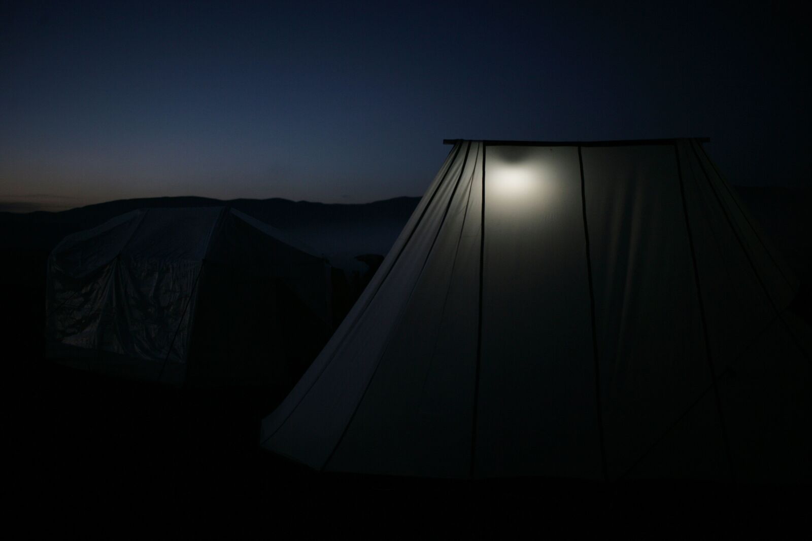Canon EOS-1Ds Mark II sample photo. Outdoor, at dusk, night photography