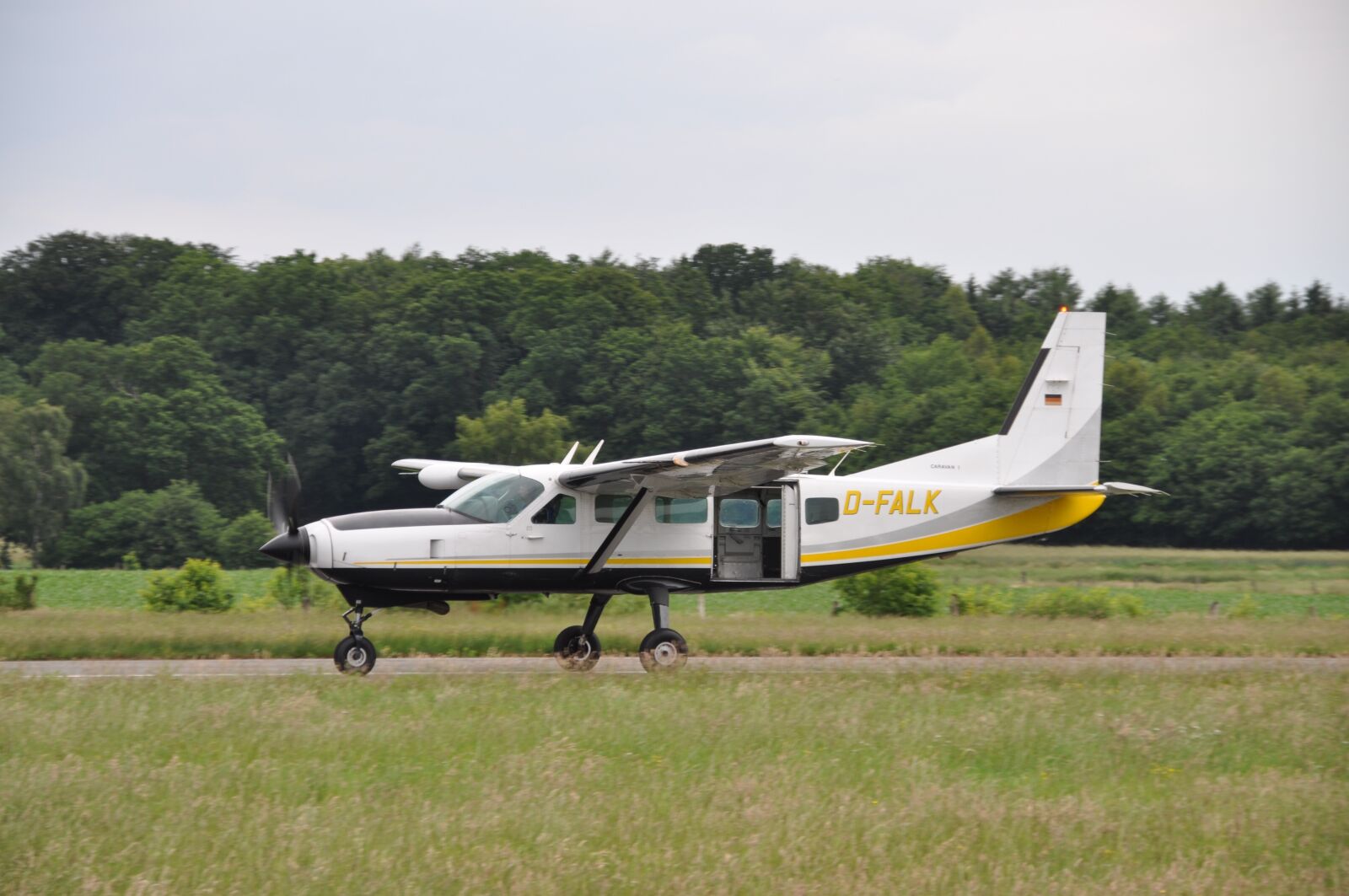 Nikon D5000 sample photo. Aircraft, transport system, travel photography