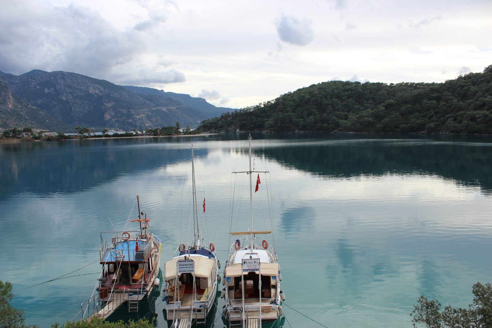 Canon EOS 1300D (EOS Rebel T6 / EOS Kiss X80) sample photo. Boat, oludeniz, blue photography