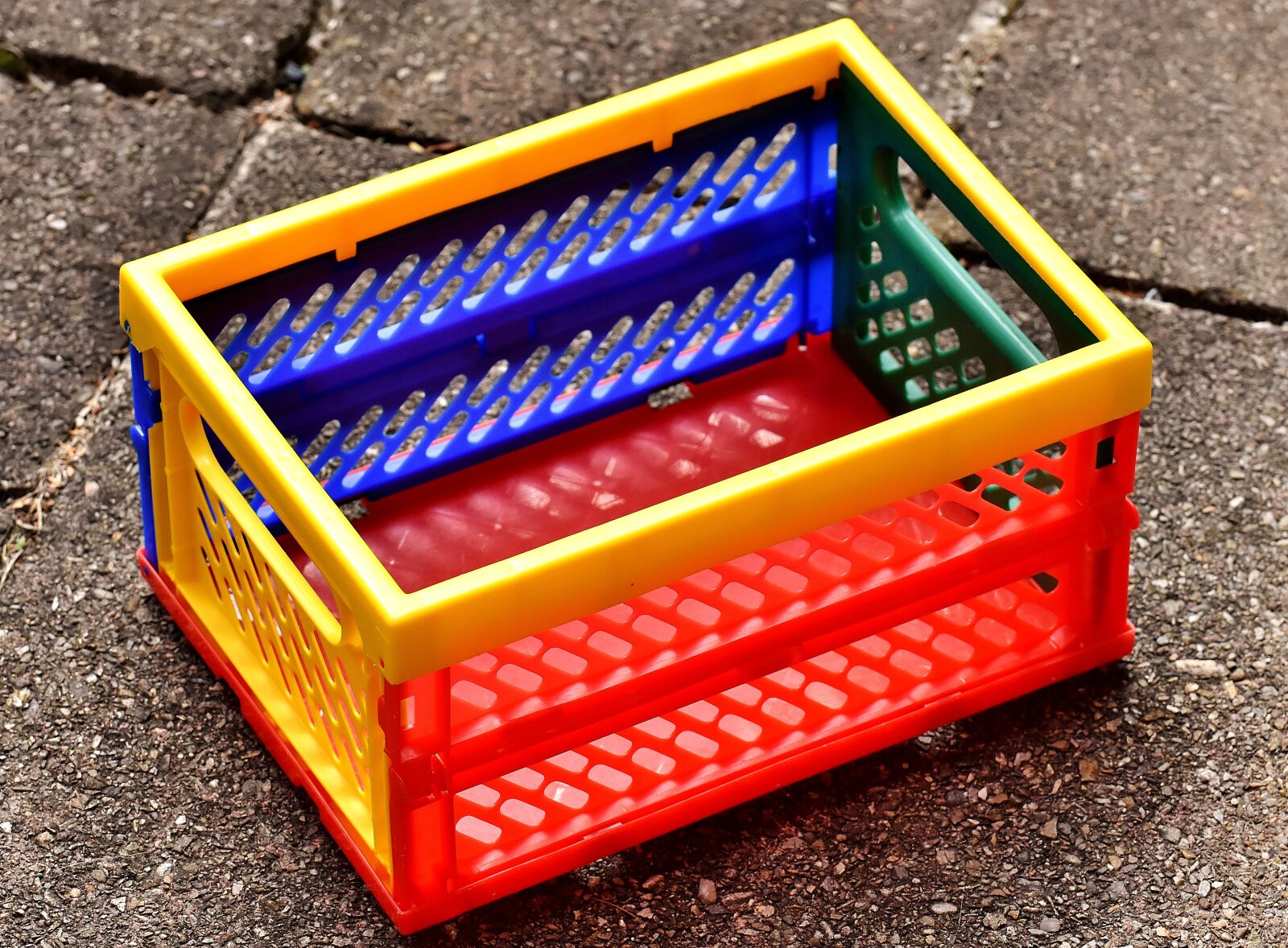 Nikon D7200 sample photo. Shopping basket, colorful, color photography