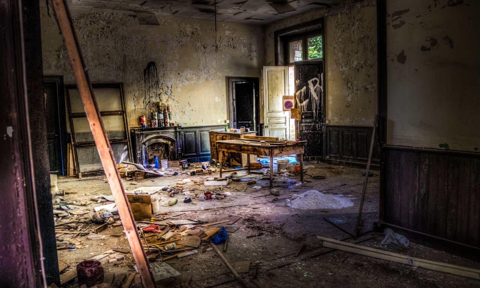 Nikon D7000 sample photo. Interior, of, abandoned, home photography