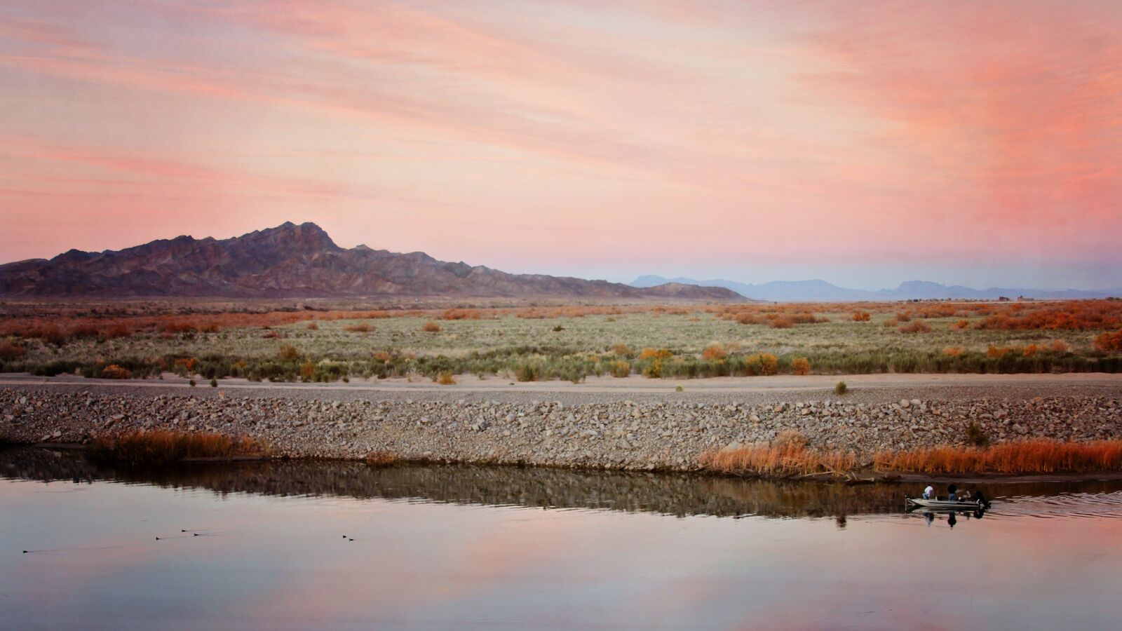Canon EF 28-135mm F3.5-5.6 IS USM sample photo. Mountains, desert, colorado river photography