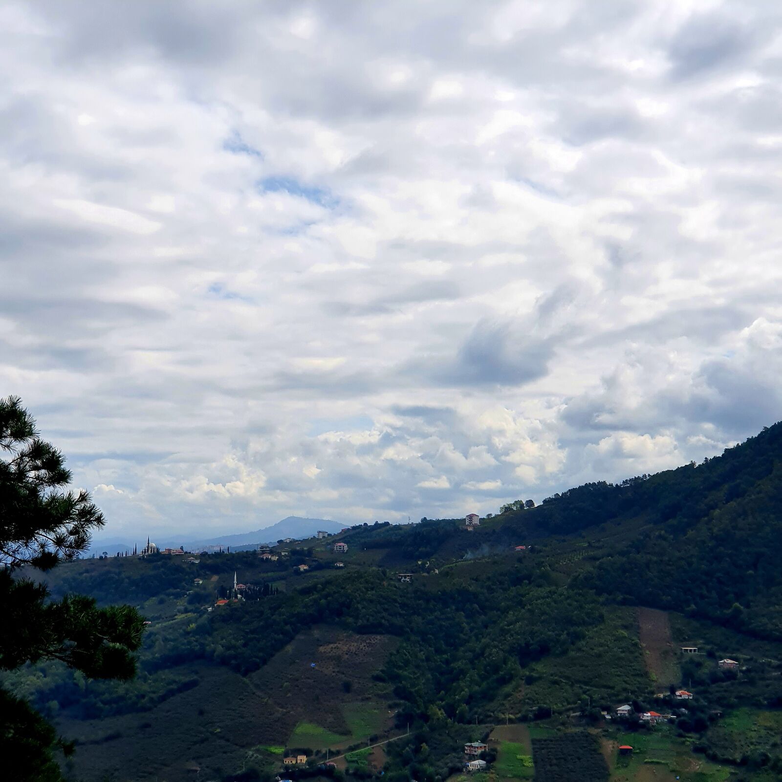 Samsung SM-G975F sample photo. Nature, mountain, green photography