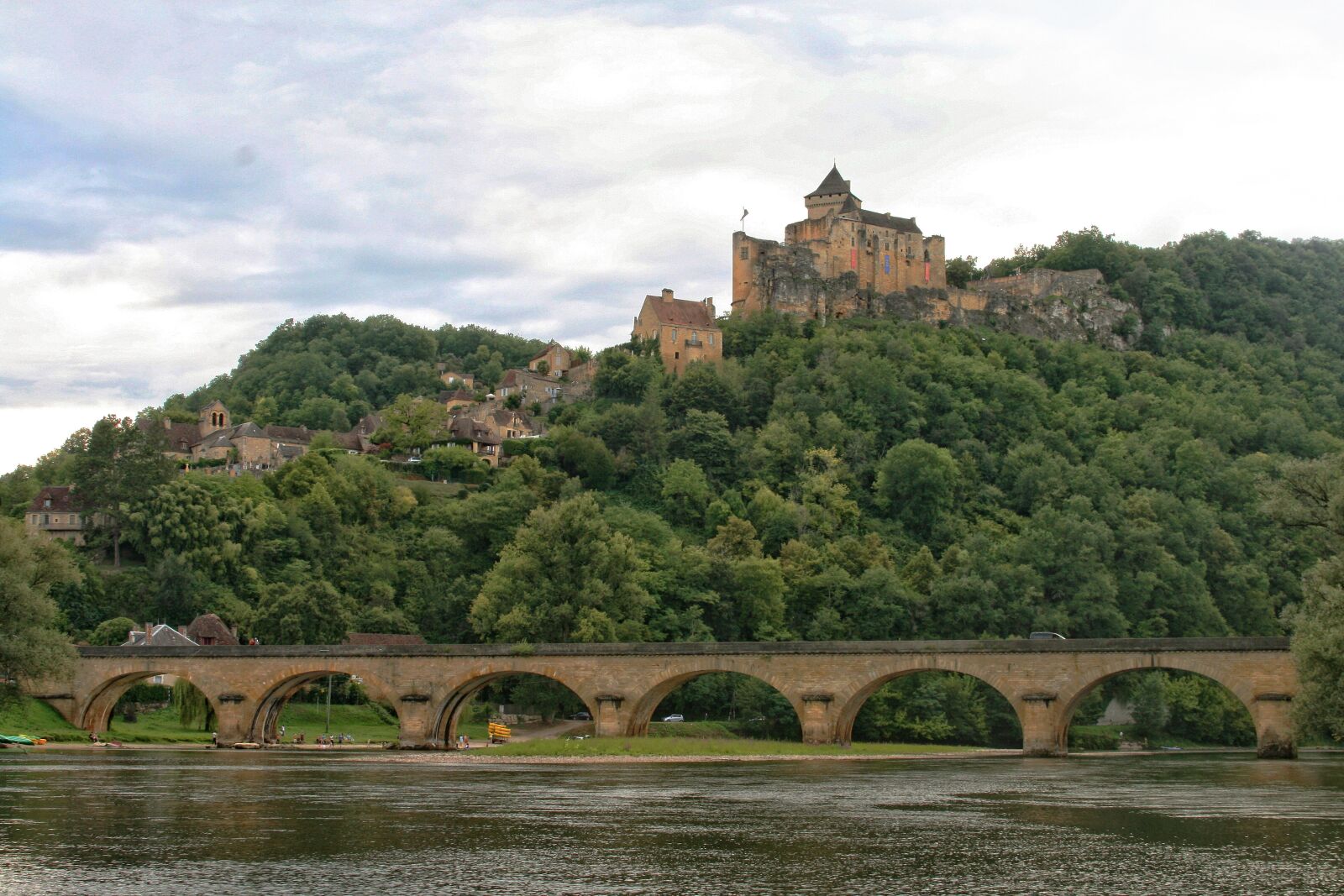 Canon EOS 400D (EOS Digital Rebel XTi / EOS Kiss Digital X) sample photo. France, dordogne, castelnaud photography