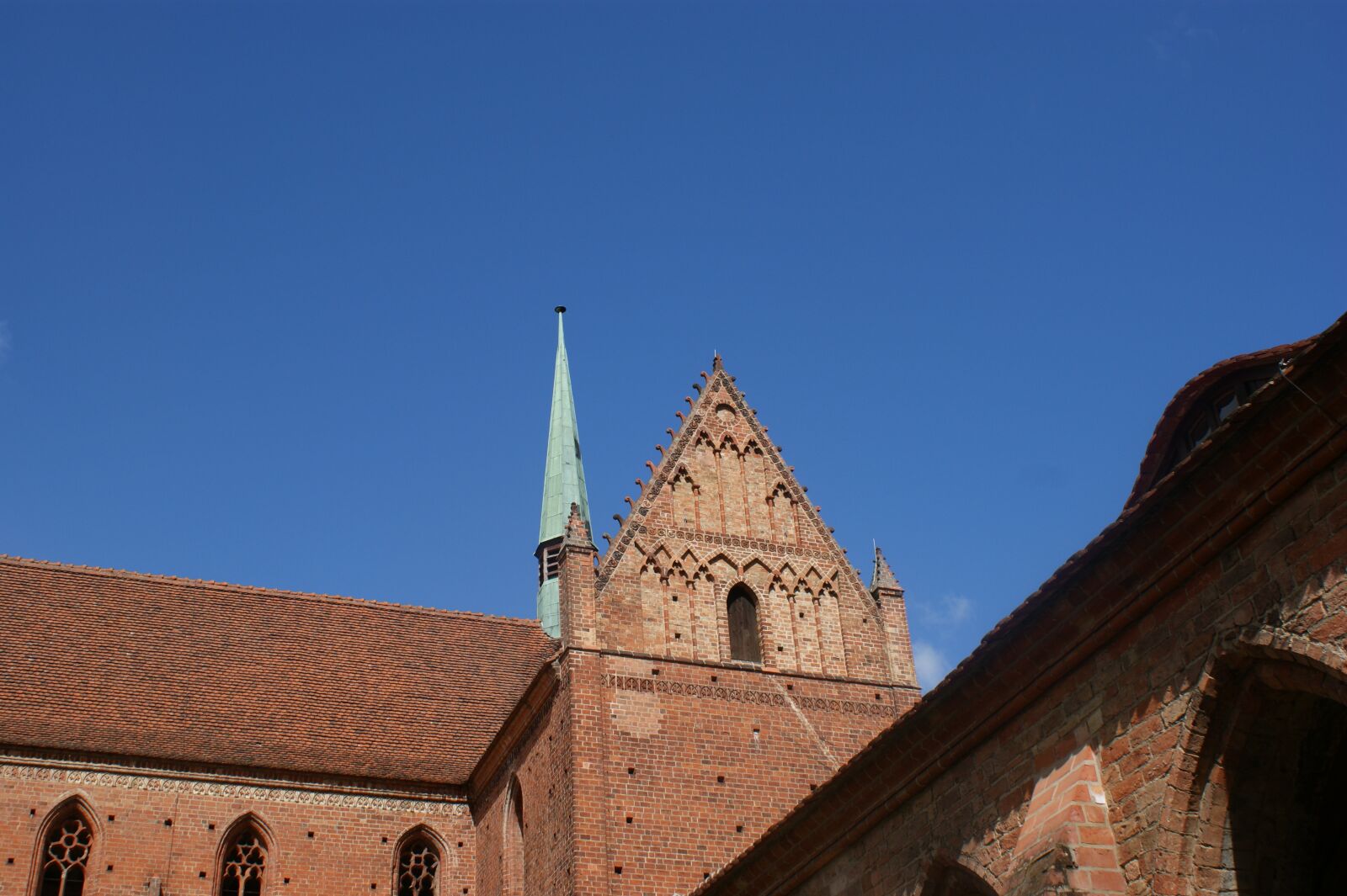 Sony Alpha DSLR-A350 sample photo. Germany, chorin, abbey photography