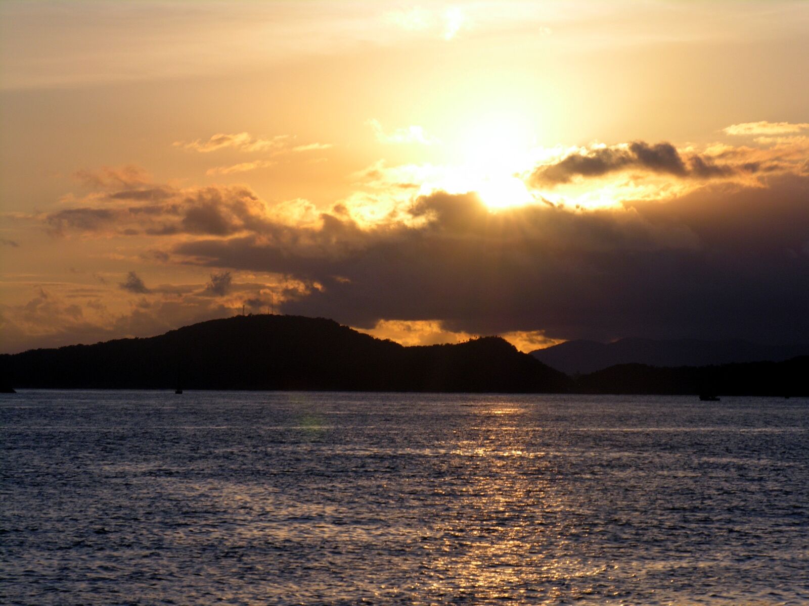 Nikon E8800 sample photo. Ocean, sunset, beach photography