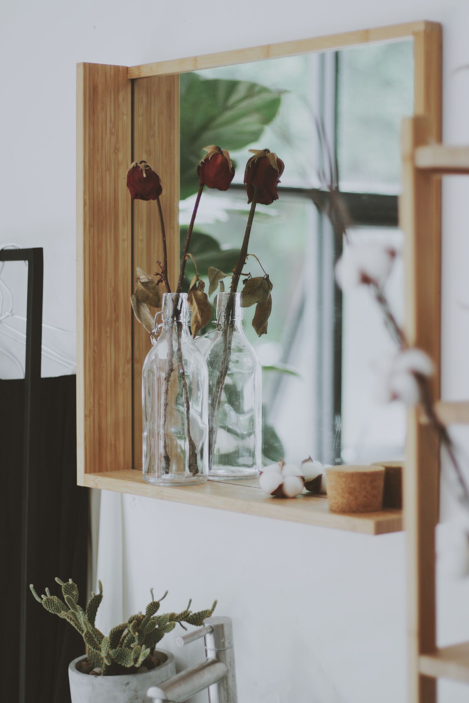 Canon EOS 7D Mark II sample photo. Mirror, household, fresh photography