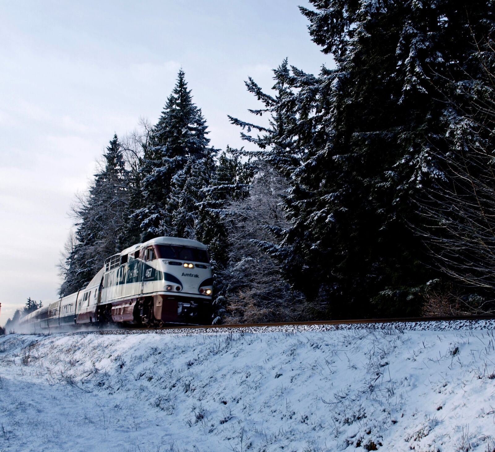 Olympus E-420 (EVOLT E-420) sample photo. Amtrak, passenger train, railway photography