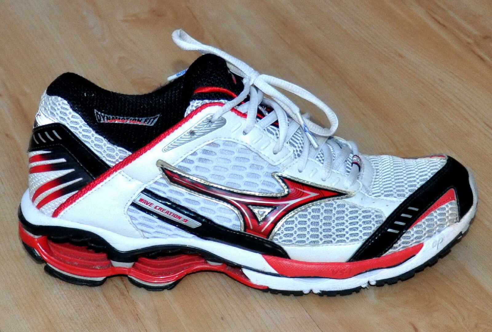 Nikon D5000 sample photo. Sport, running shoes,white photography