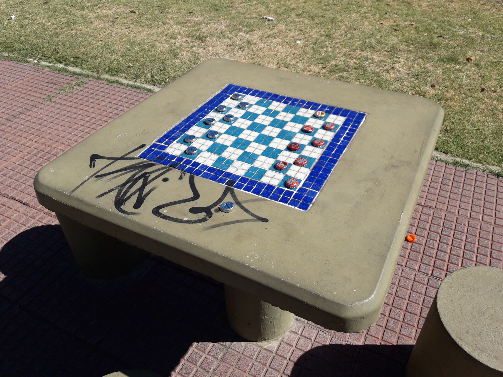 Samsung Galaxy J7 Neo sample photo. Vandalism, chess, buenos aires photography