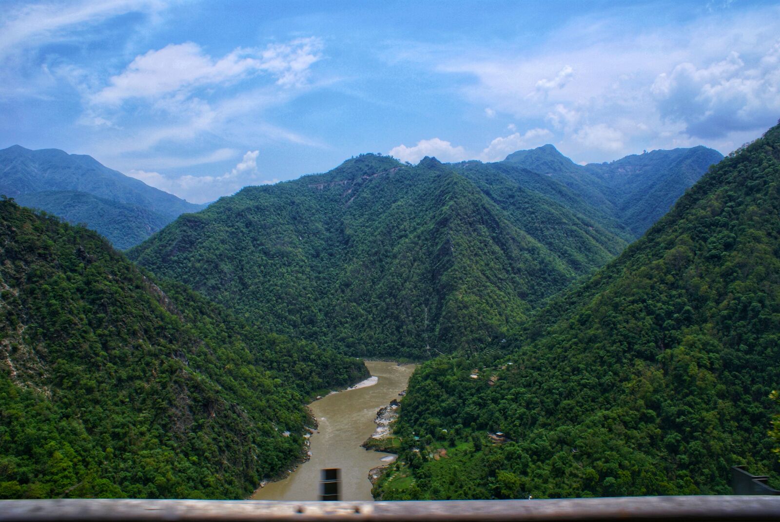 Sony Alpha DSLR-A100 sample photo. Hills, mountains, landscape photography