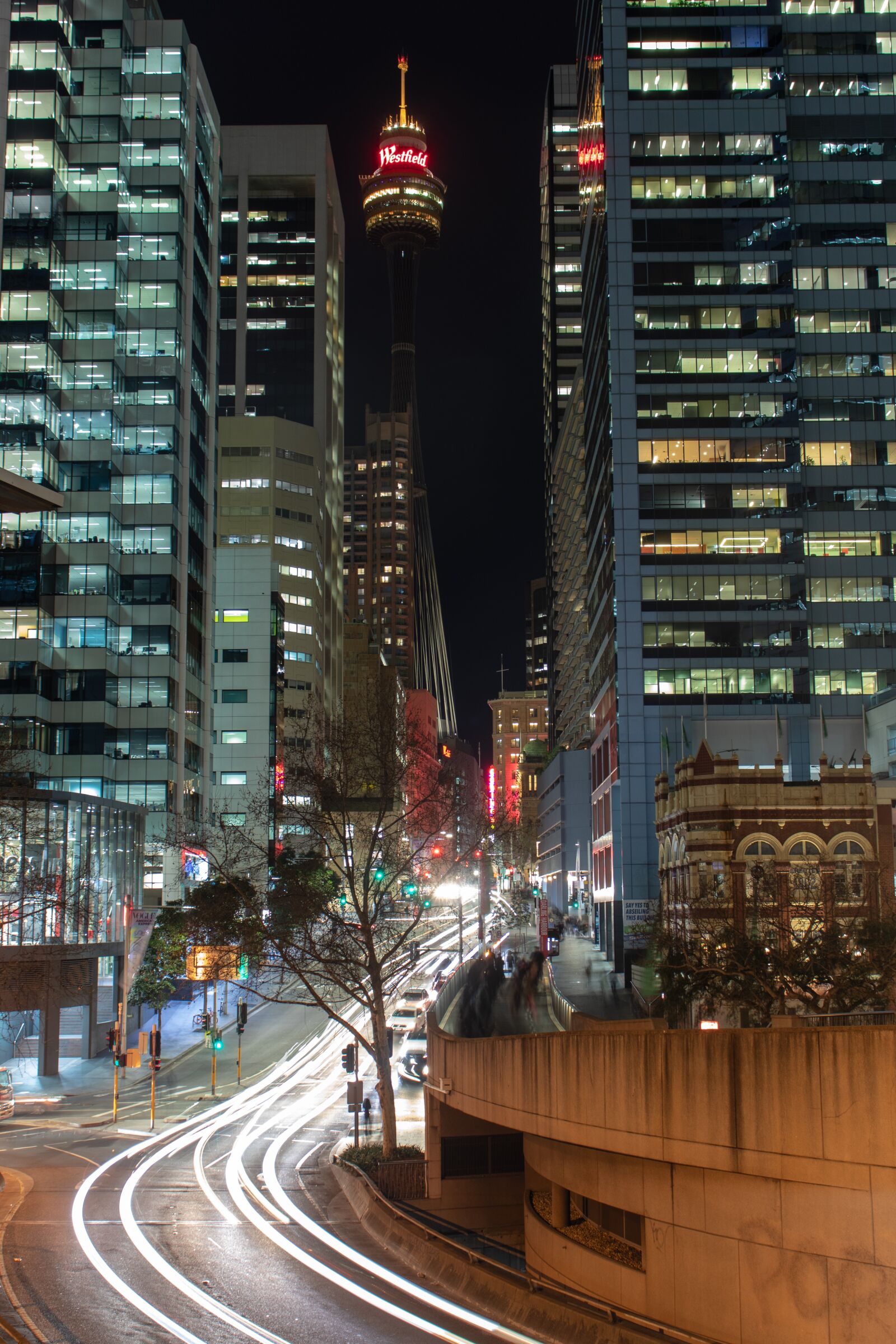 Canon EOS 200D (EOS Rebel SL2 / EOS Kiss X9) sample photo. Sydney, street, night photography
