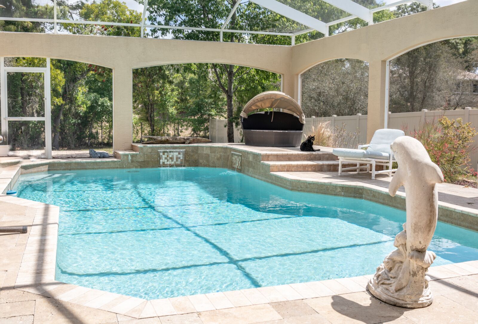 35mm F2.0 sample photo. Pool, florida, travel photography
