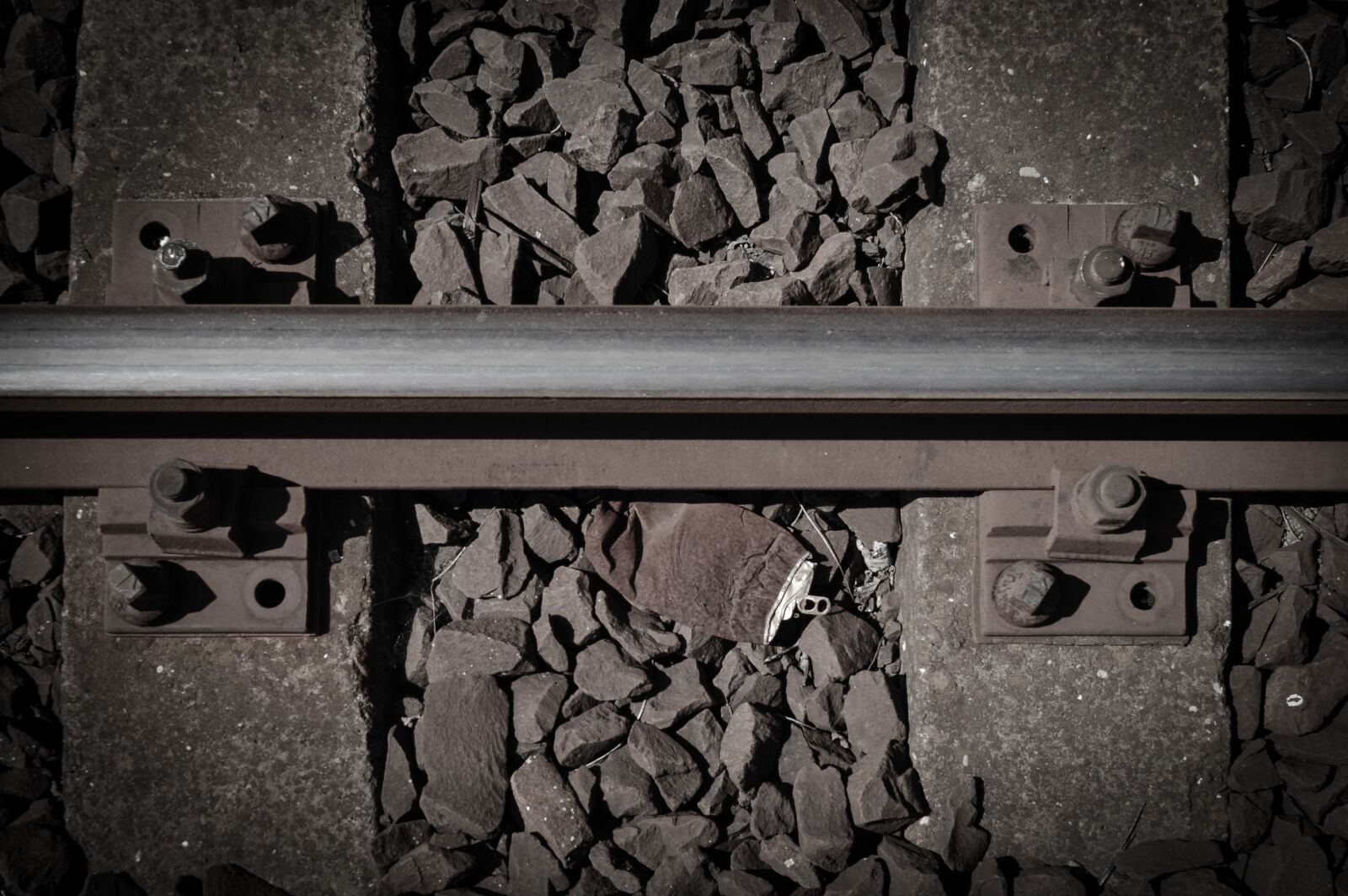 Nikon D3200 sample photo. Rail, can, tie photography