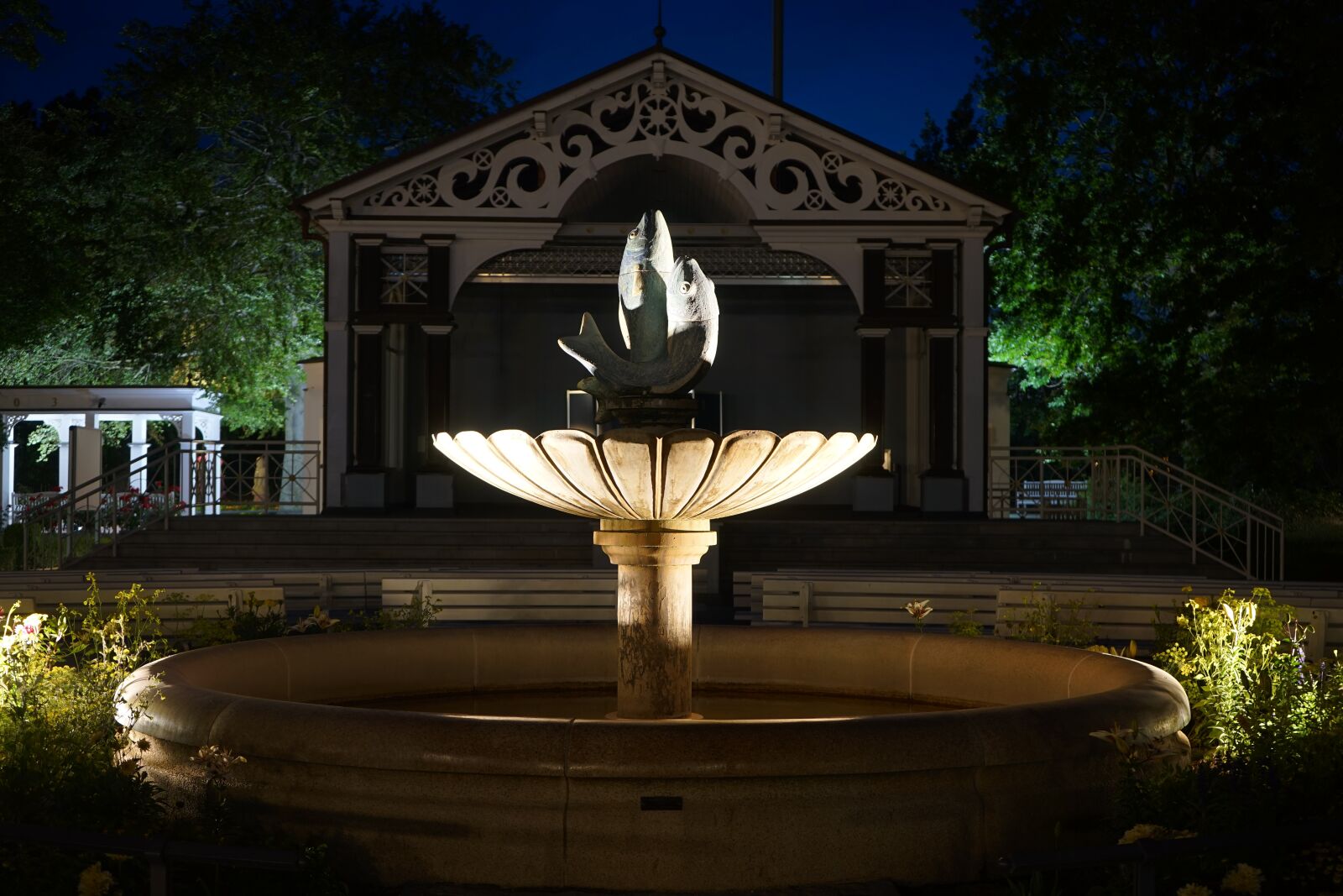 Sony a7 sample photo. Fountain, places of interest photography