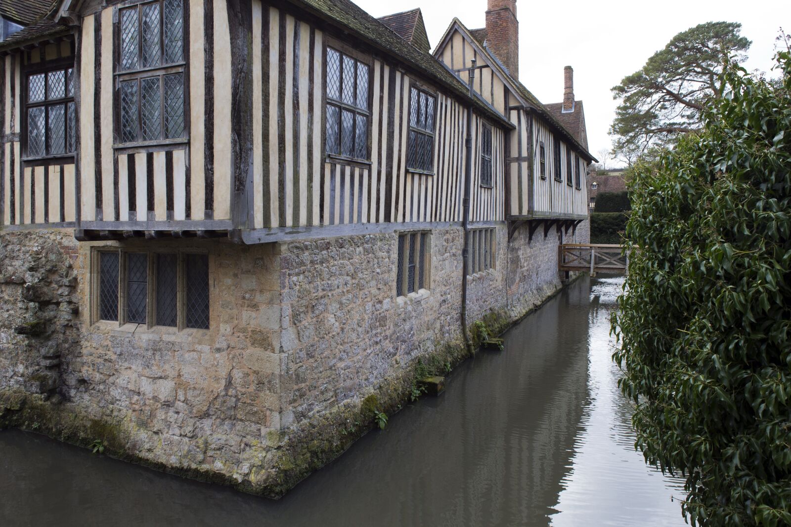 Canon EOS-1D X + Canon EF 24-70mm F2.8L USM sample photo. Ightham mote, medieval, moated photography