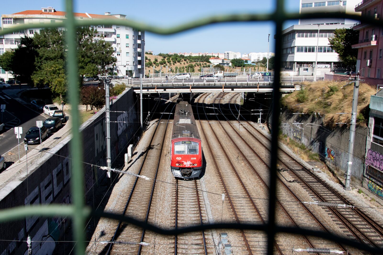 Canon EF-S 18-135mm F3.5-5.6 IS STM sample photo. Train, rails, transport photography