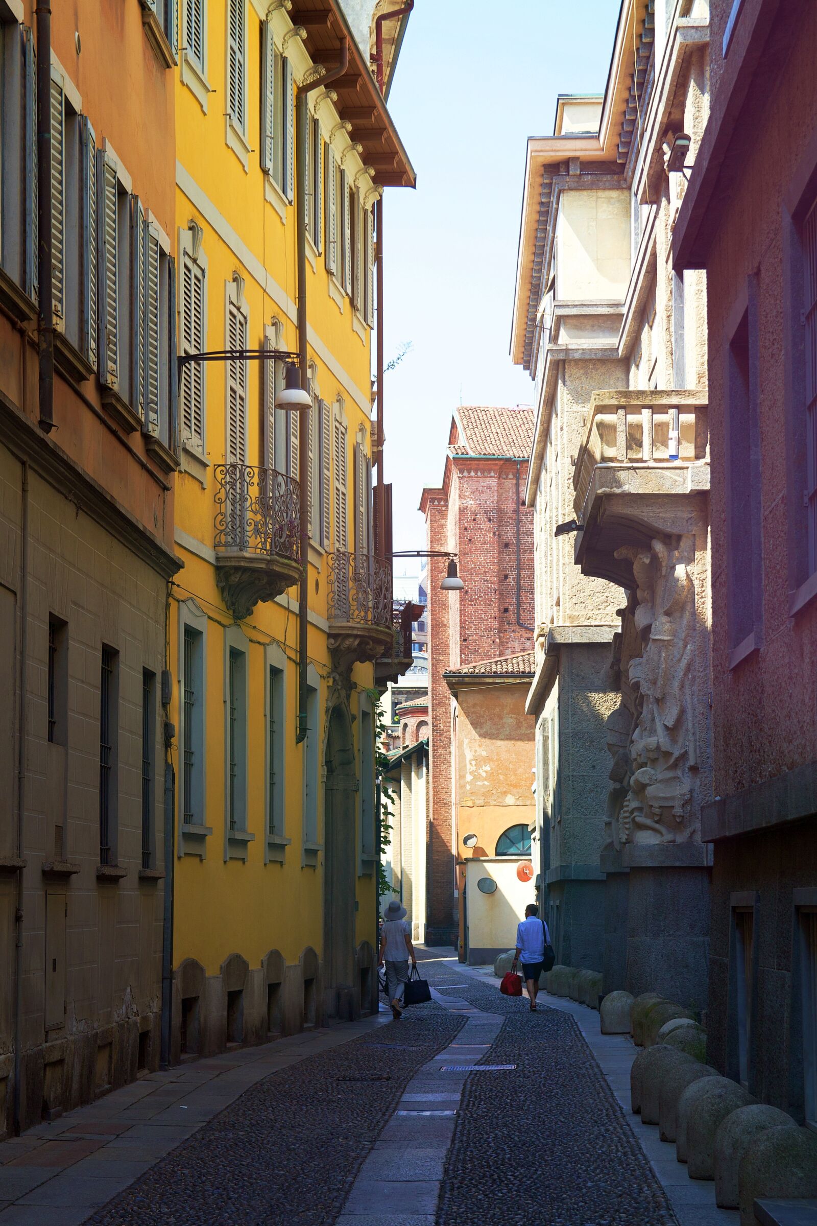 Canon EOS 600D (Rebel EOS T3i / EOS Kiss X5) sample photo. Italy, milan, architecture photography