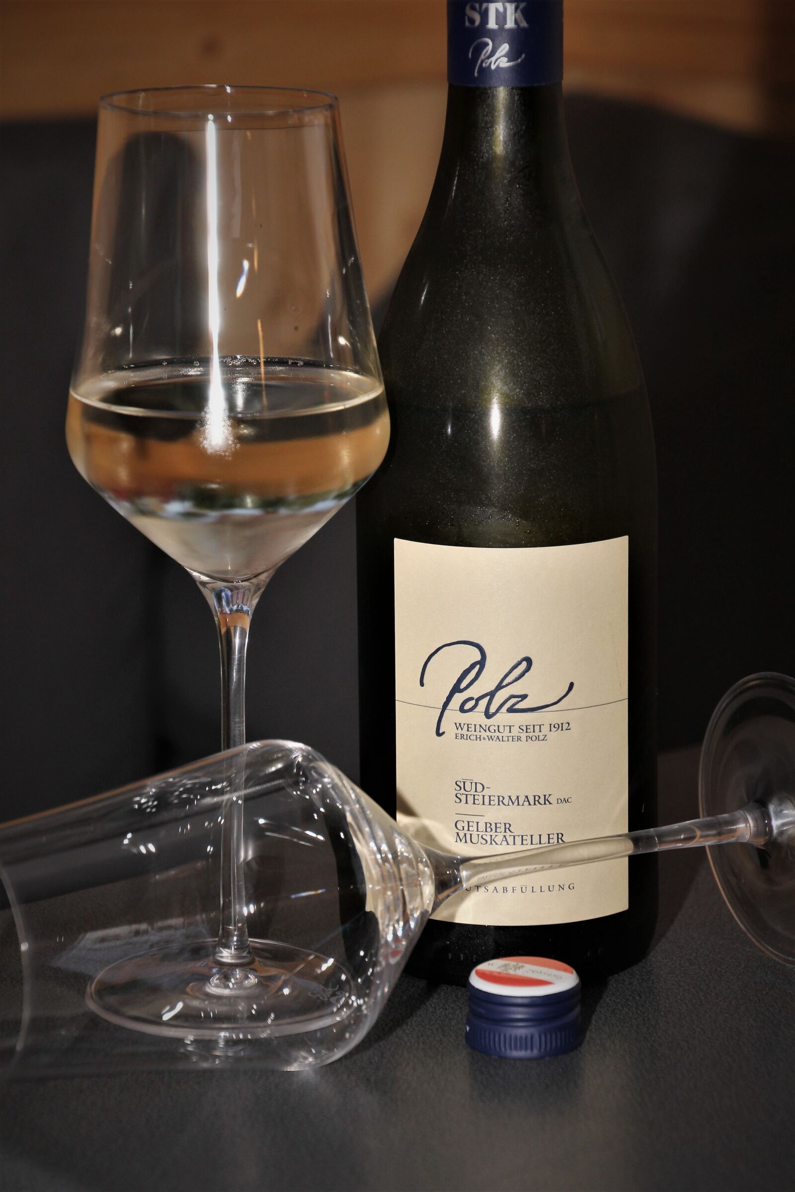 Canon EOS 60D sample photo. Wine, white wine, bottle photography
