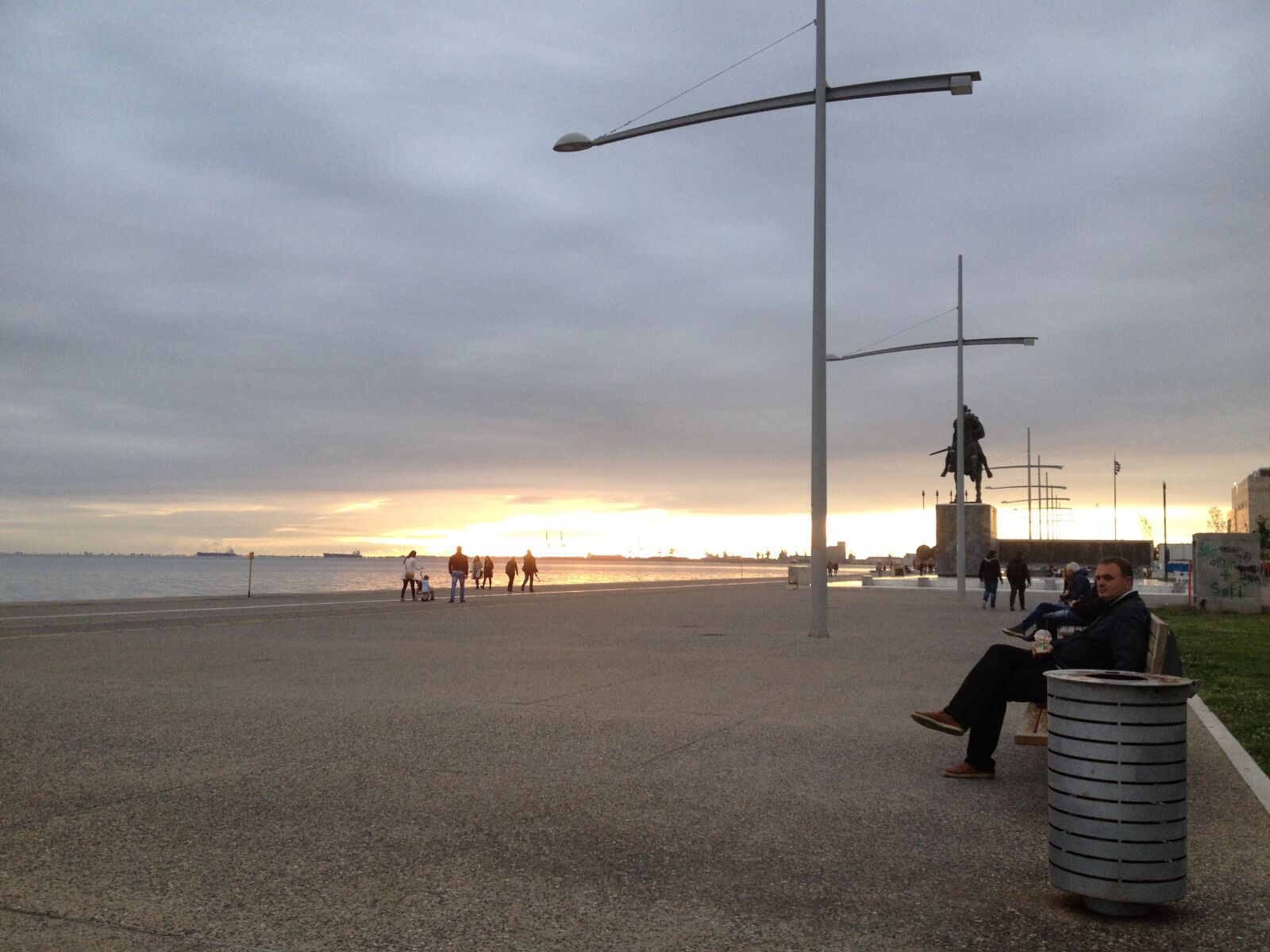 iPhone 4S back camera 4.28mm f/2.4 sample photo. Thessaloniki, beach, sunset photography